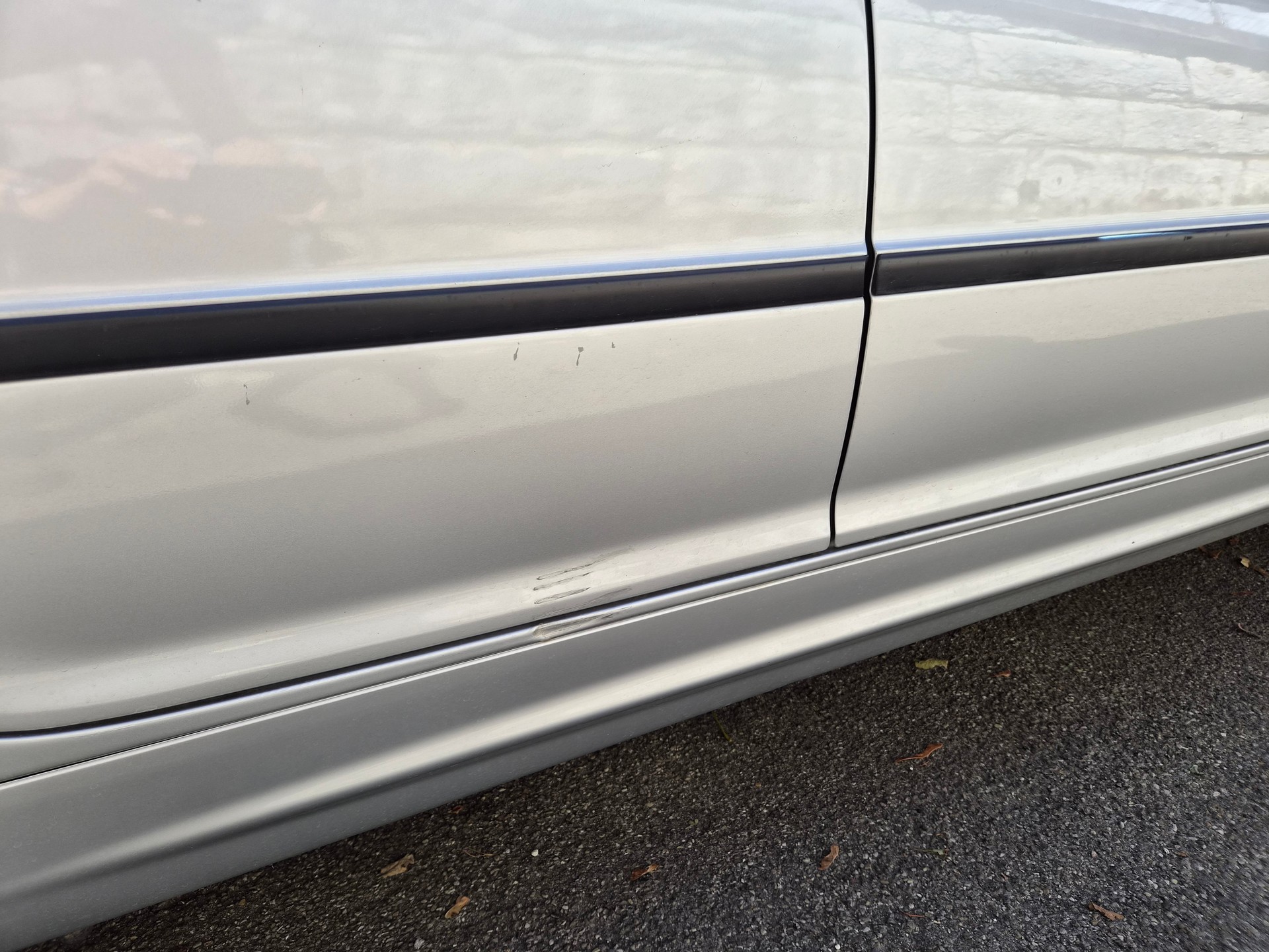 BMW 325xi-image-7