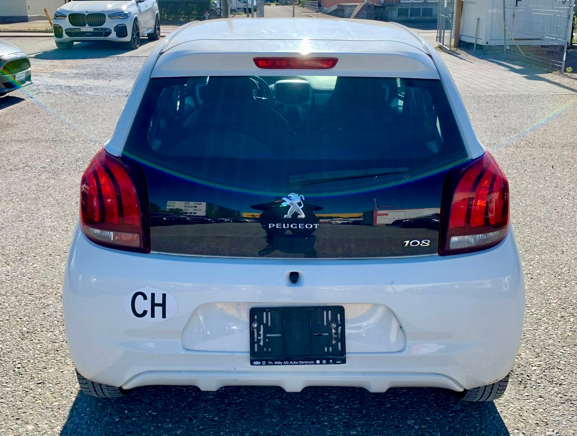 PEUGEOT 108 1.2 VTi Active (Klima * 8 Fachbereift * Multilenkrad * BO5)-image-1