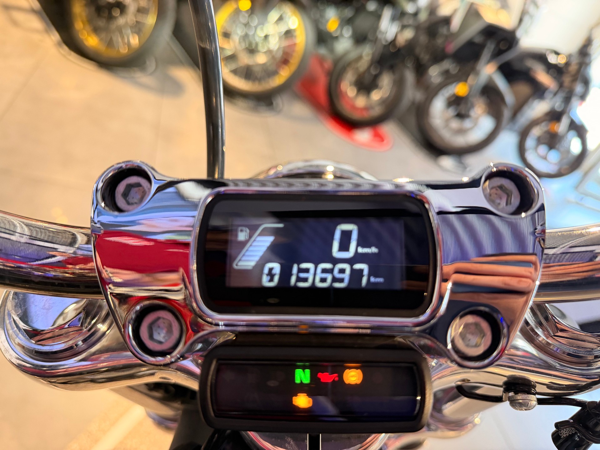HARLEY-DAVIDSON FXST Softail Standard 107-showroom-element-3