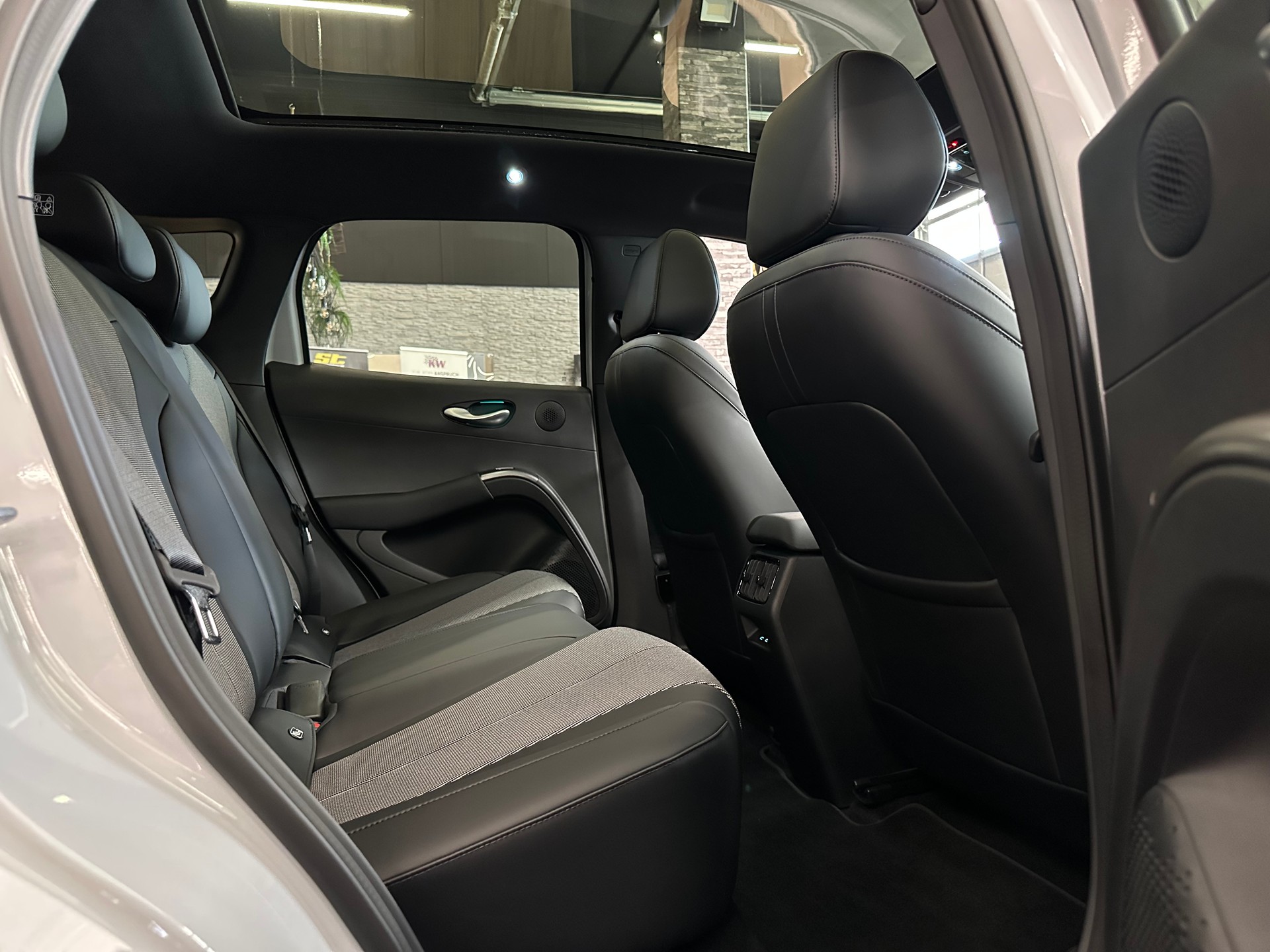 BYD Dolphin G DM-i Comfort-image-21