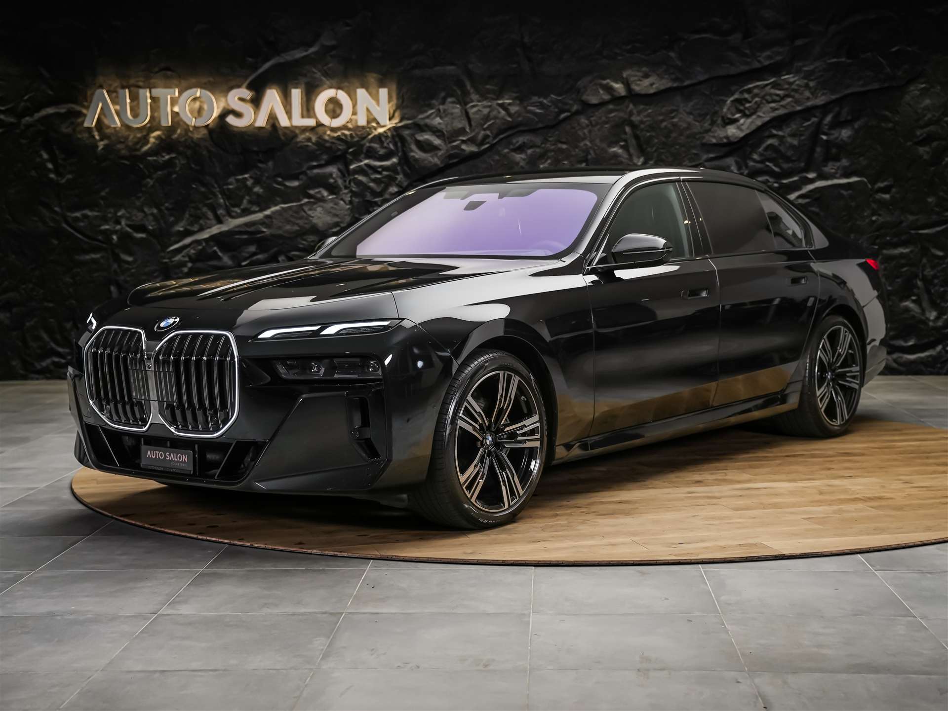 BMW 740d xDrive M Sport Steptronic *Werksgarantie*Standheizung*Panorama*Theater Screen*-image-0
