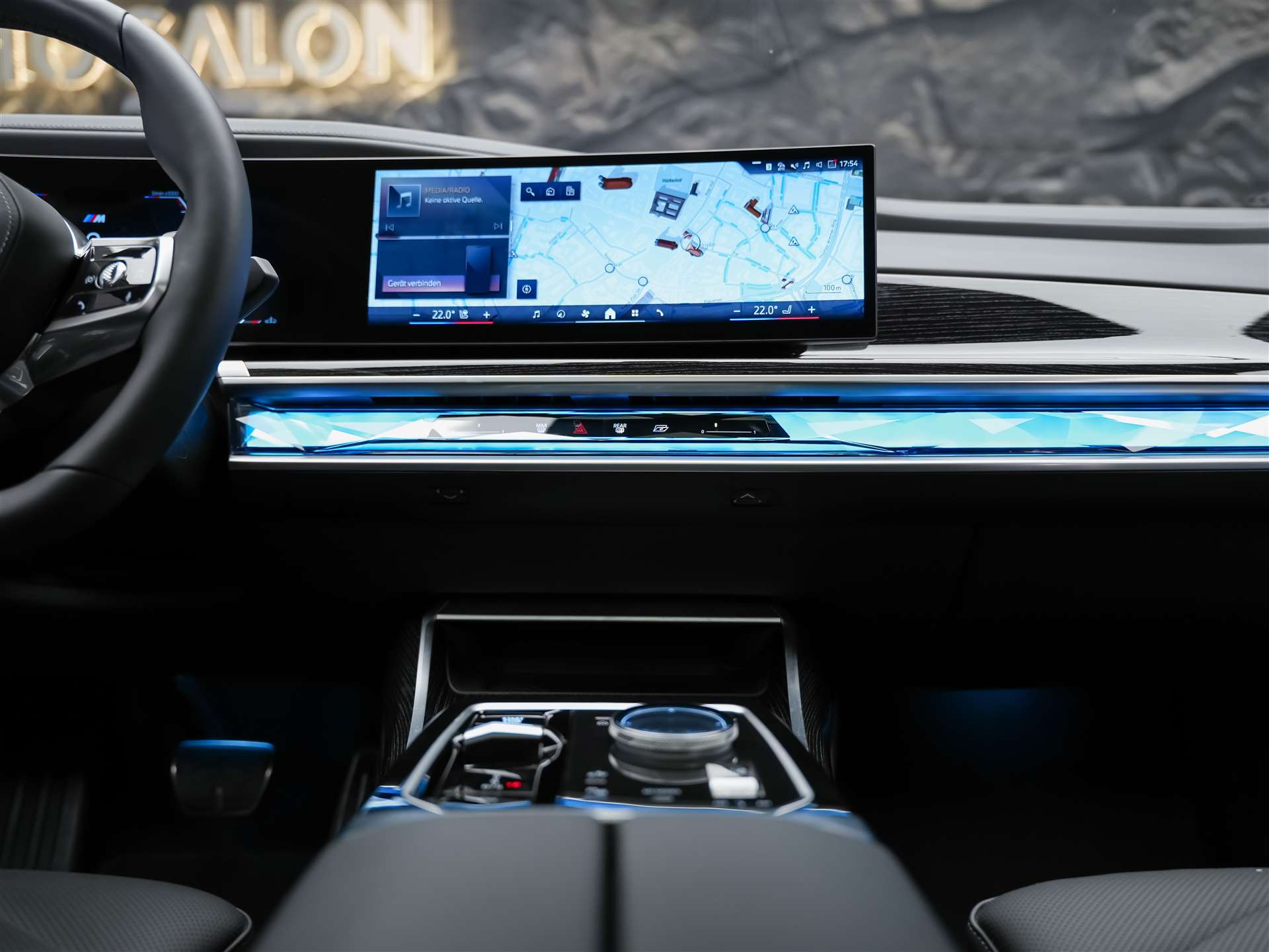 BMW 740d xDrive M Sport Steptronic *Werksgarantie*Standheizung*Panorama*Theater Screen*-image-22