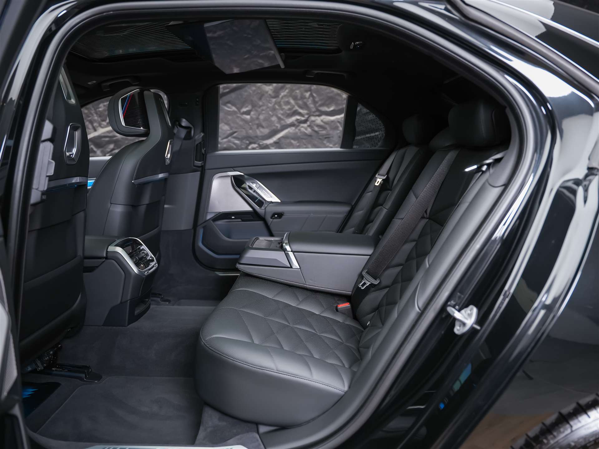 BMW 740d xDrive M Sport Steptronic *Werksgarantie*Standheizung*Panorama*Theater Screen*-image-14