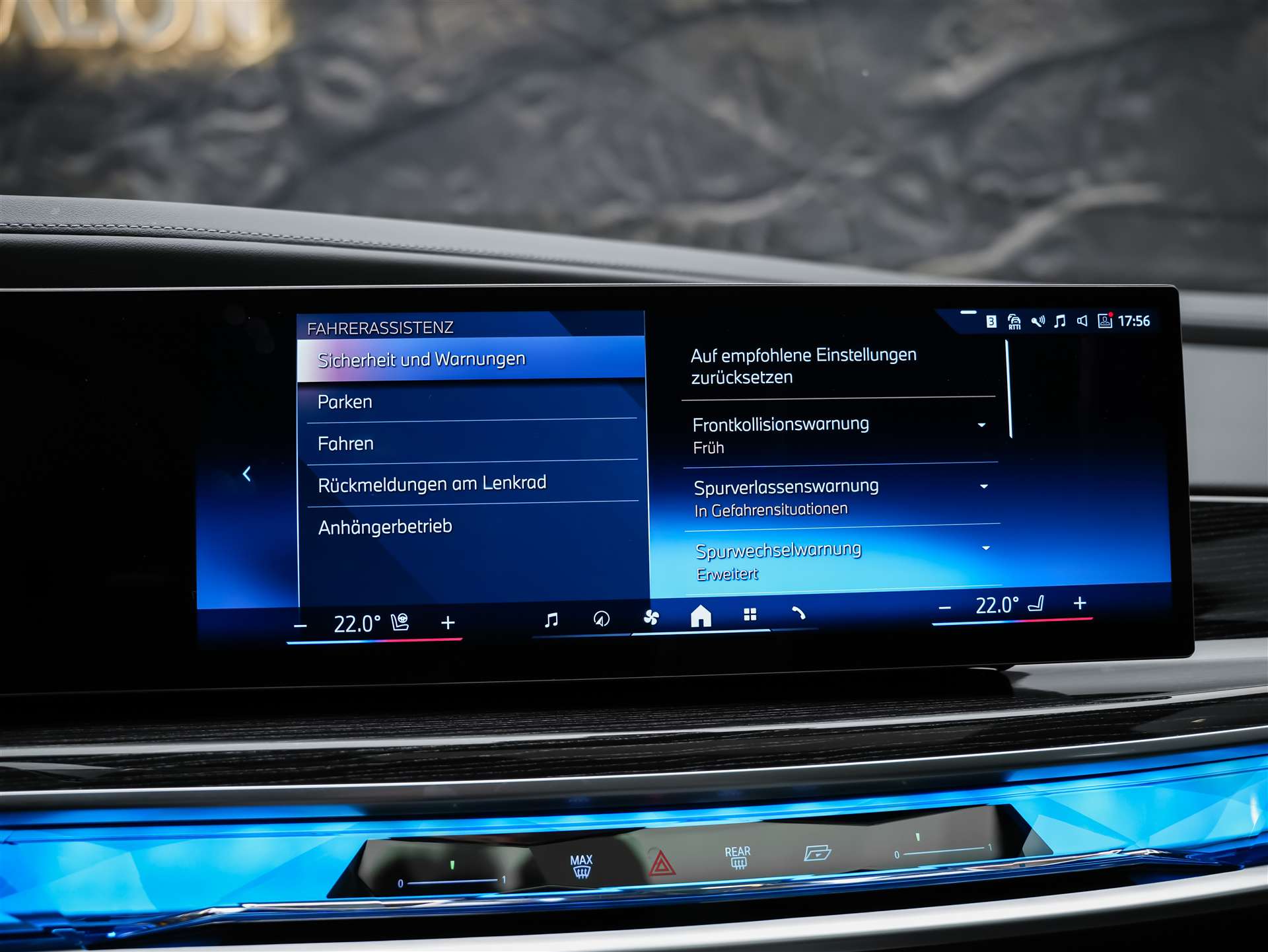 BMW 740d xDrive M Sport Steptronic *Werksgarantie*Standheizung*Panorama*Theater Screen*-image-41