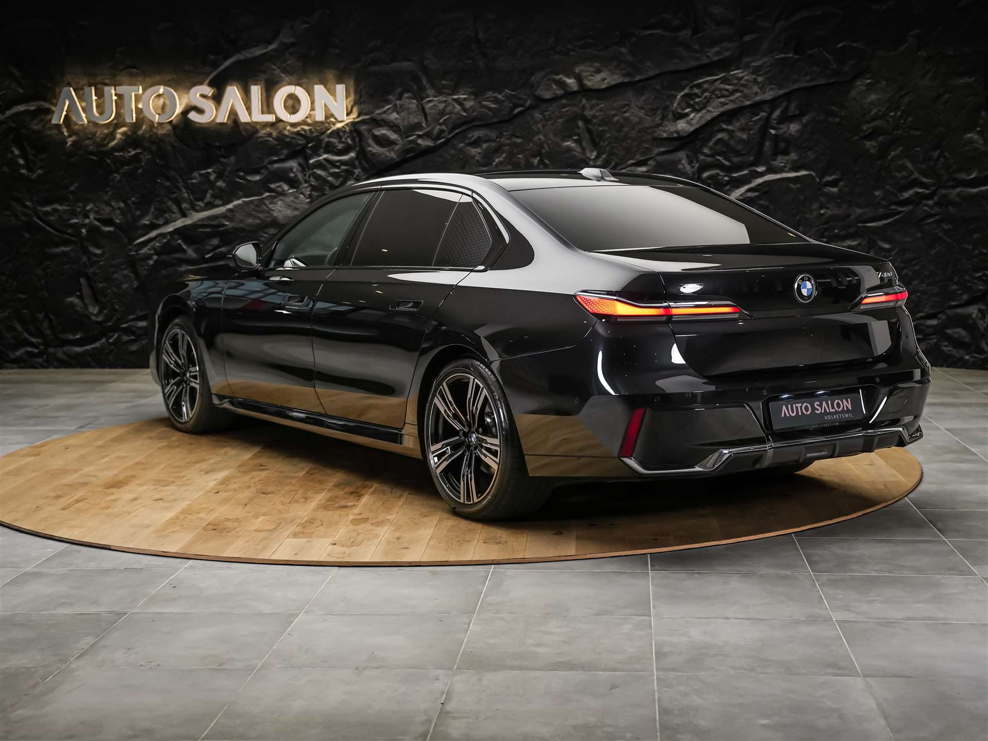 BMW 740d xDrive M Sport Steptronic *Werksgarantie*Standheizung*Panorama*Theater Screen*-image-2