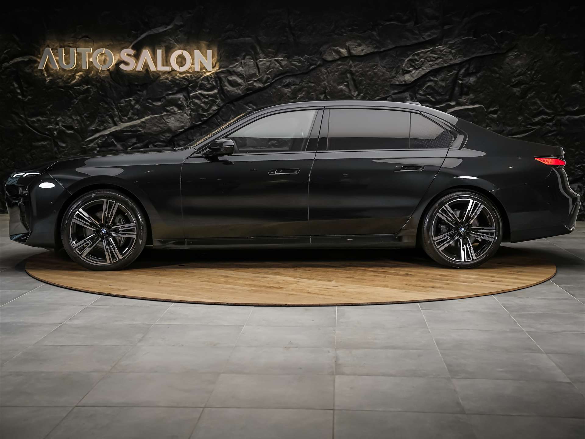 BMW 740d xDrive M Sport Steptronic *Werksgarantie*Standheizung*Panorama*Theater Screen*-image-1