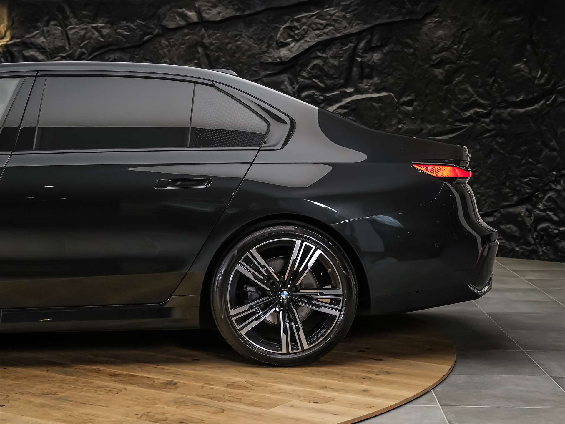 BMW 740d xDrive M Sport Steptronic *Werksgarantie*Standheizung*Panorama*Theater Screen*-image-20