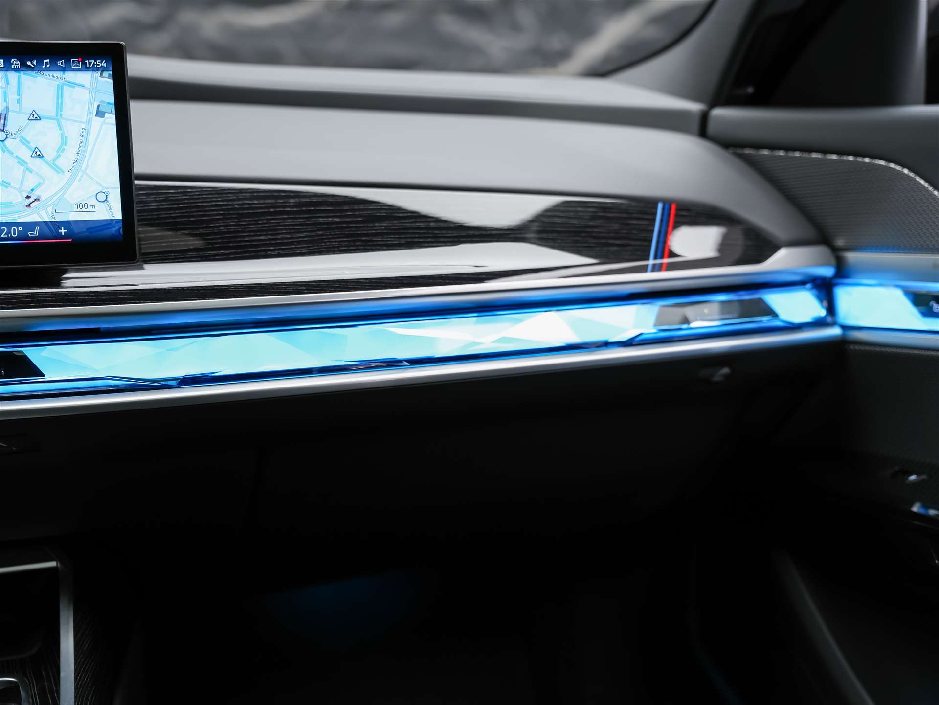 BMW 740d xDrive M Sport Steptronic *Werksgarantie*Standheizung*Panorama*Theater Screen*-image-23