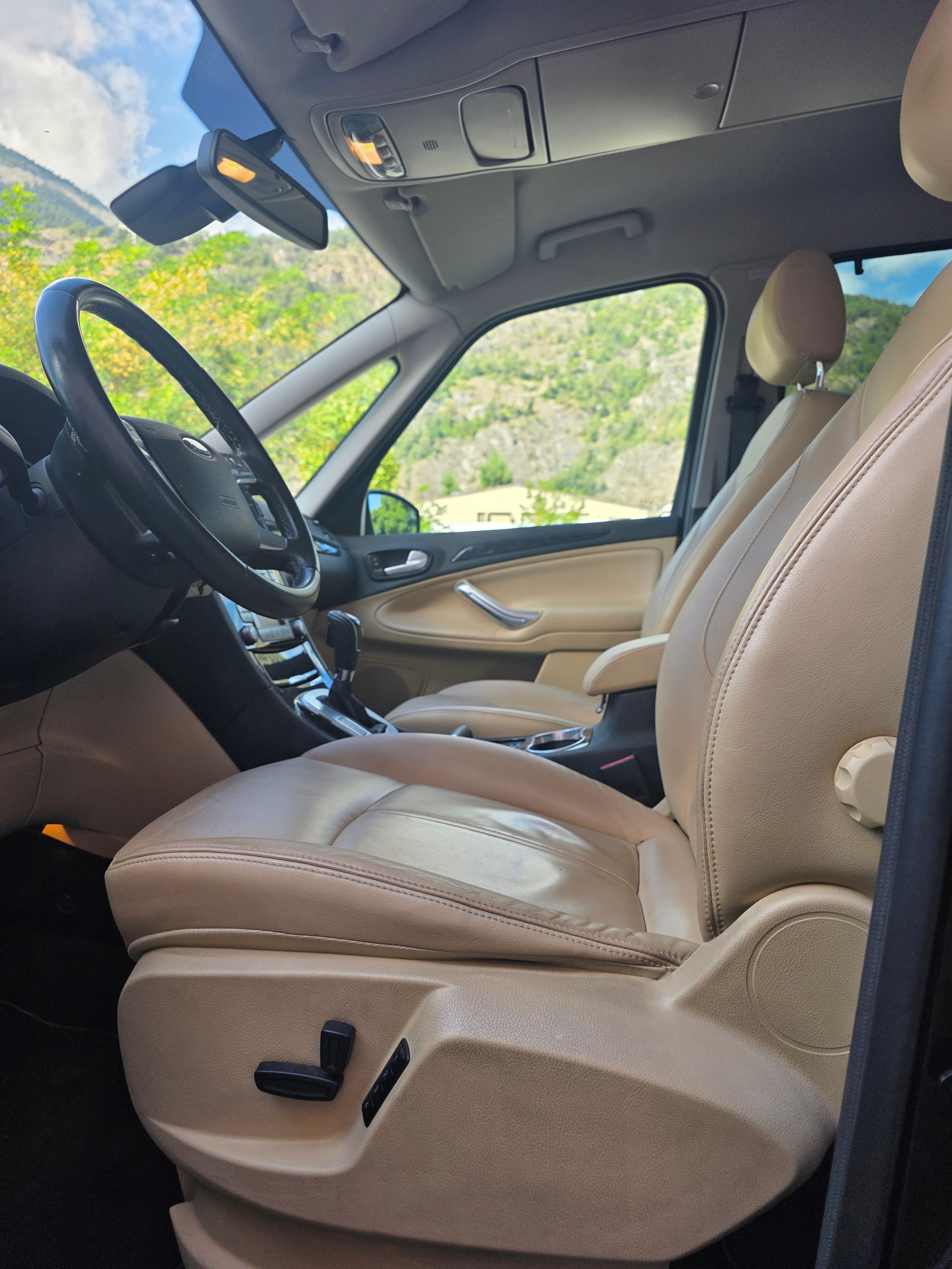 FORD Galaxy 2.0 SCTi Ghia PowerShift-image-12
