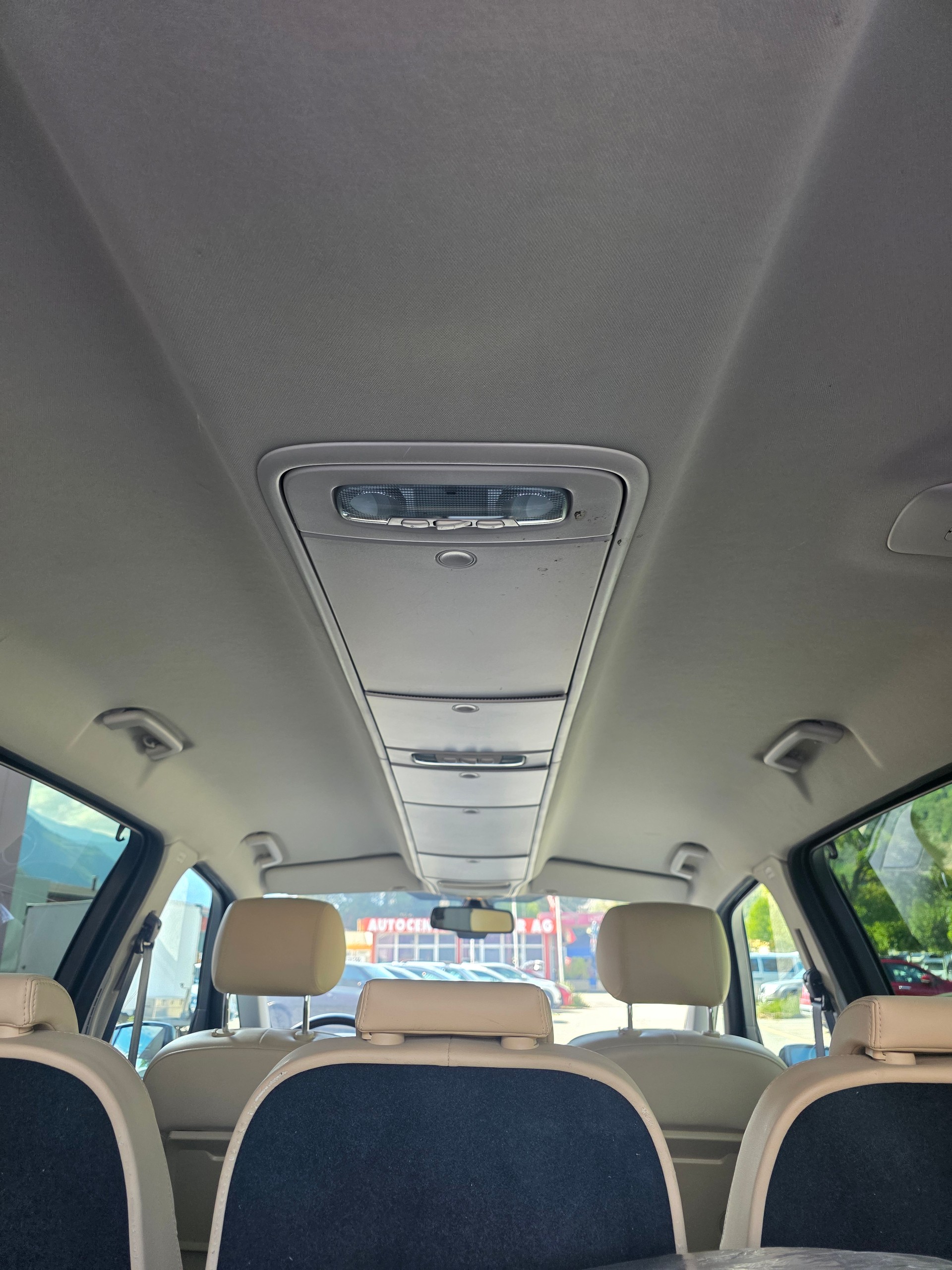 FORD Galaxy 2.0 SCTi Ghia PowerShift-image-8