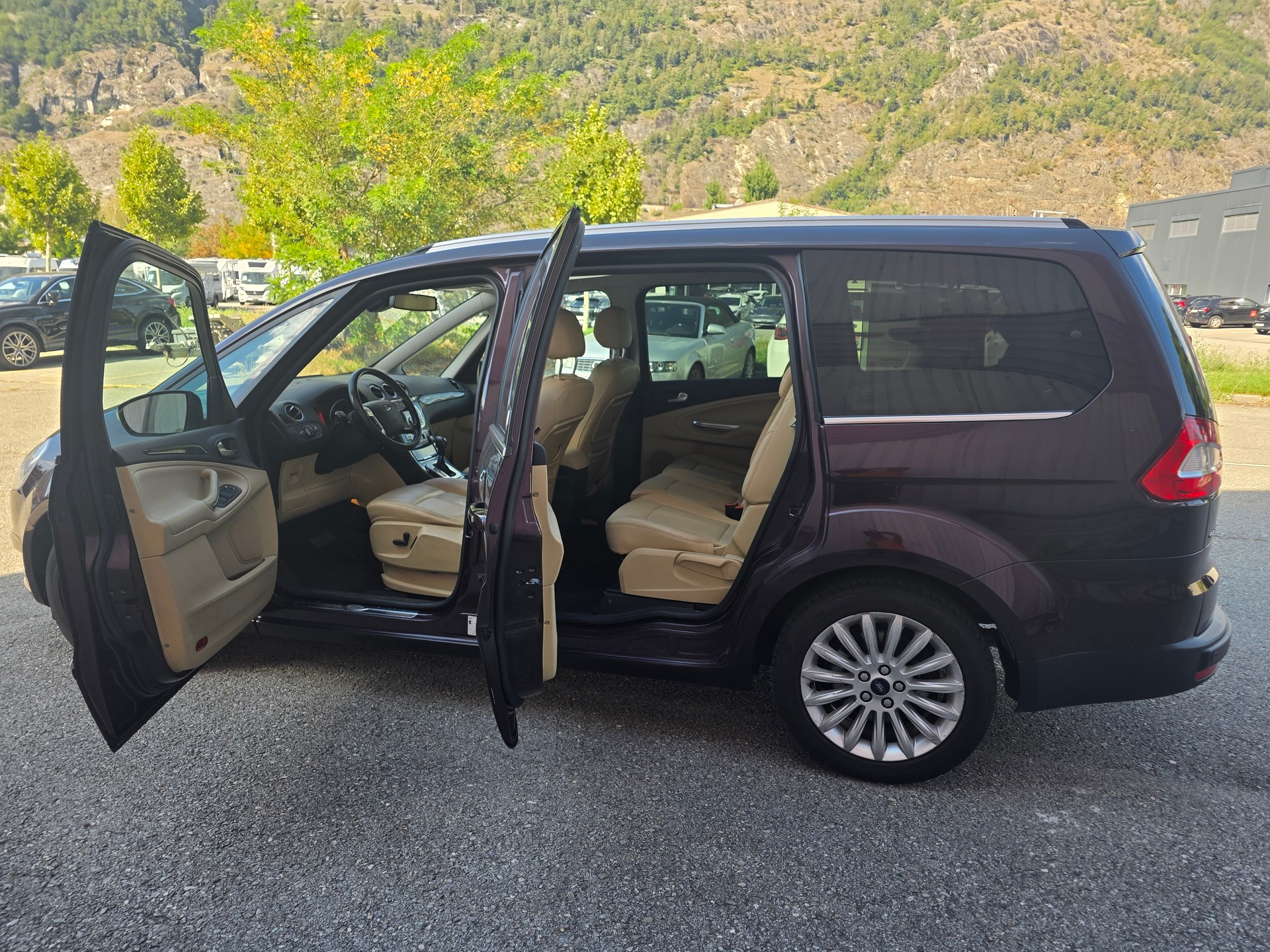 FORD Galaxy 2.0 SCTi Ghia PowerShift-image-11