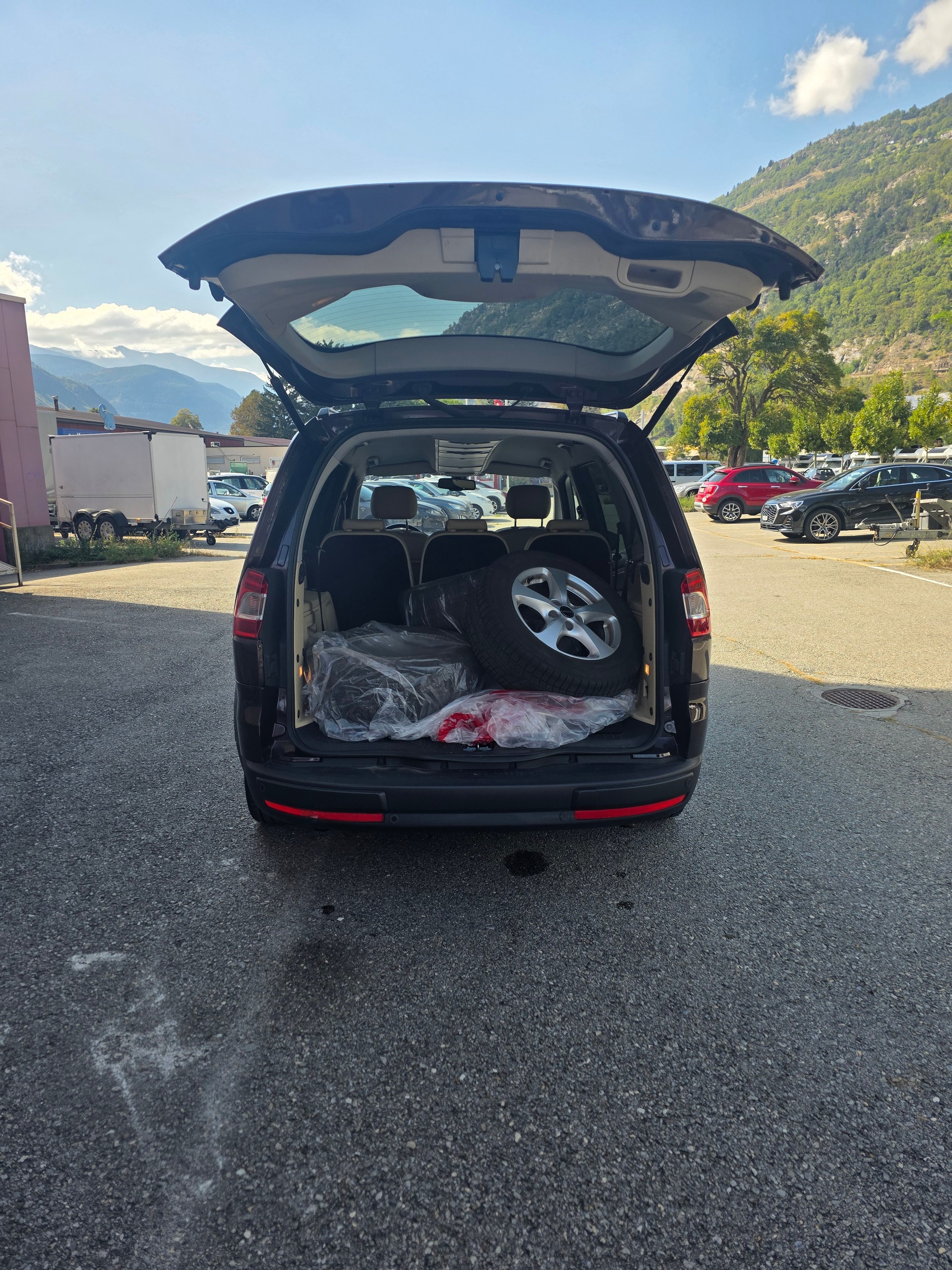 FORD Galaxy 2.0 SCTi Ghia PowerShift-image-7