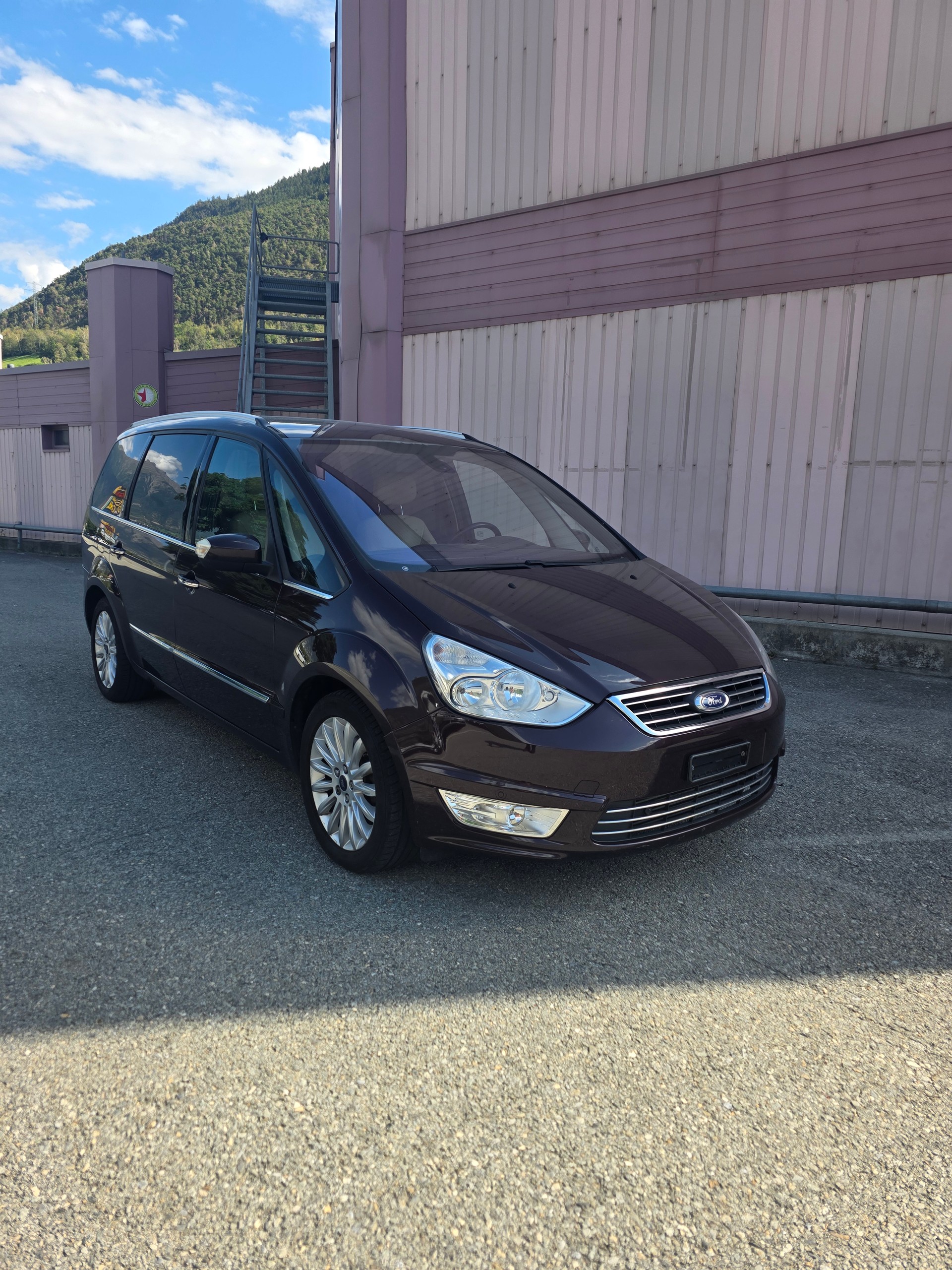 FORD Galaxy 2.0 SCTi Ghia PowerShift-image-2
