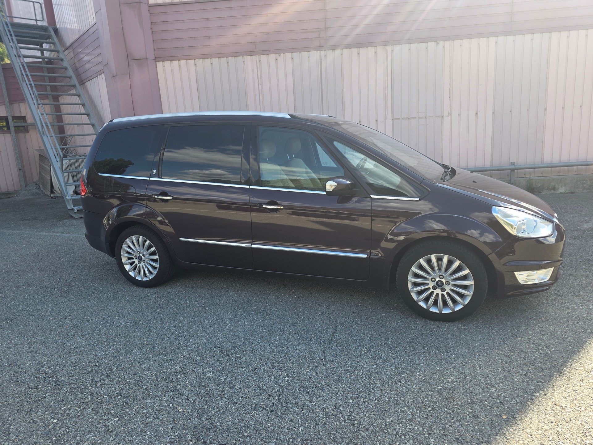 FORD Galaxy 2.0 SCTi Ghia PowerShift-image-3