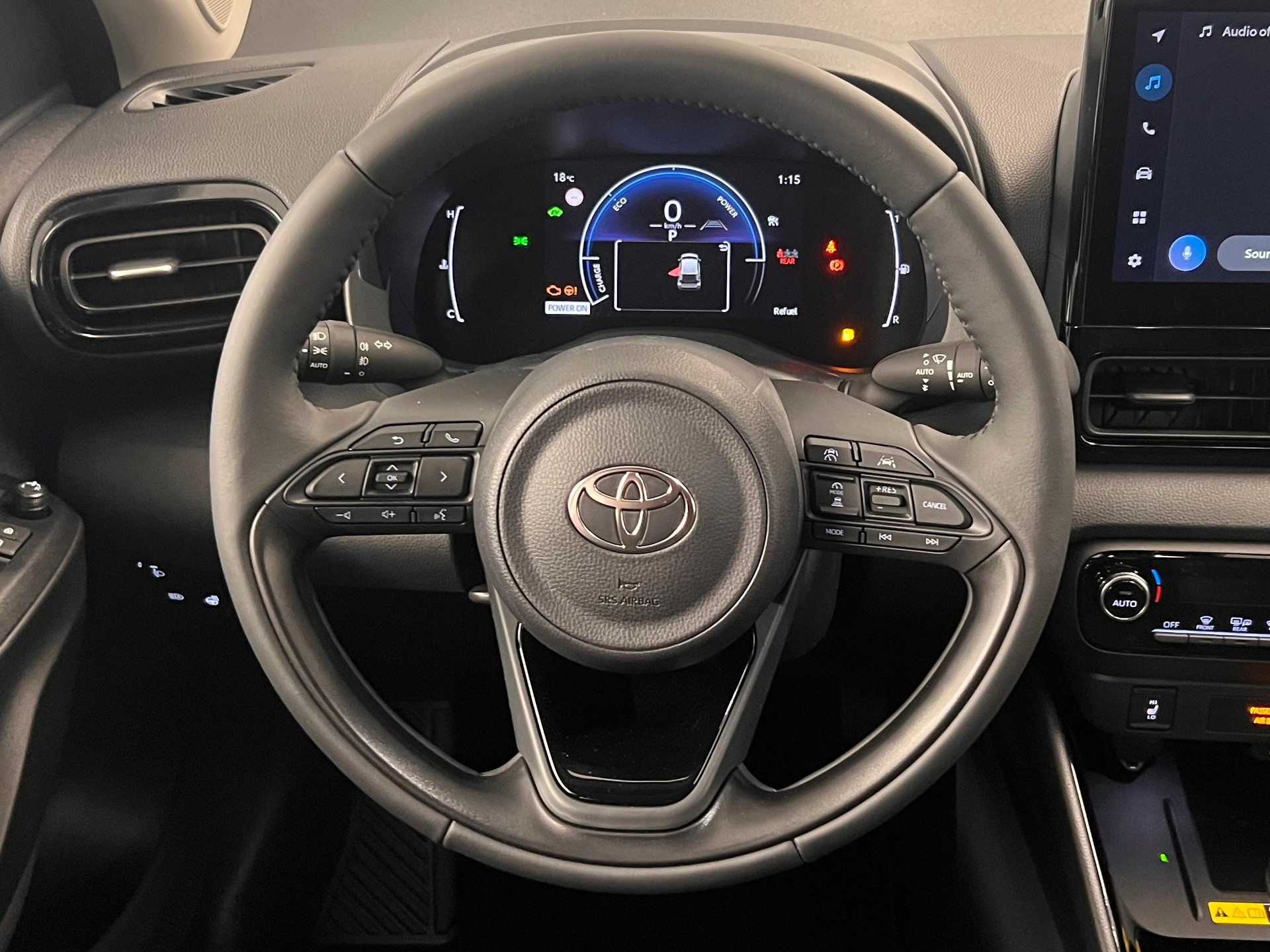 TOYOTA Yaris 1.5 VVT-i HSD Trend-image-4