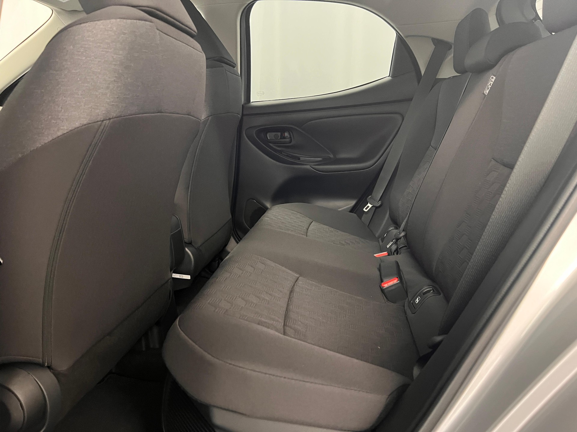 TOYOTA Yaris 1.5 VVT-i HSD Trend-image-6