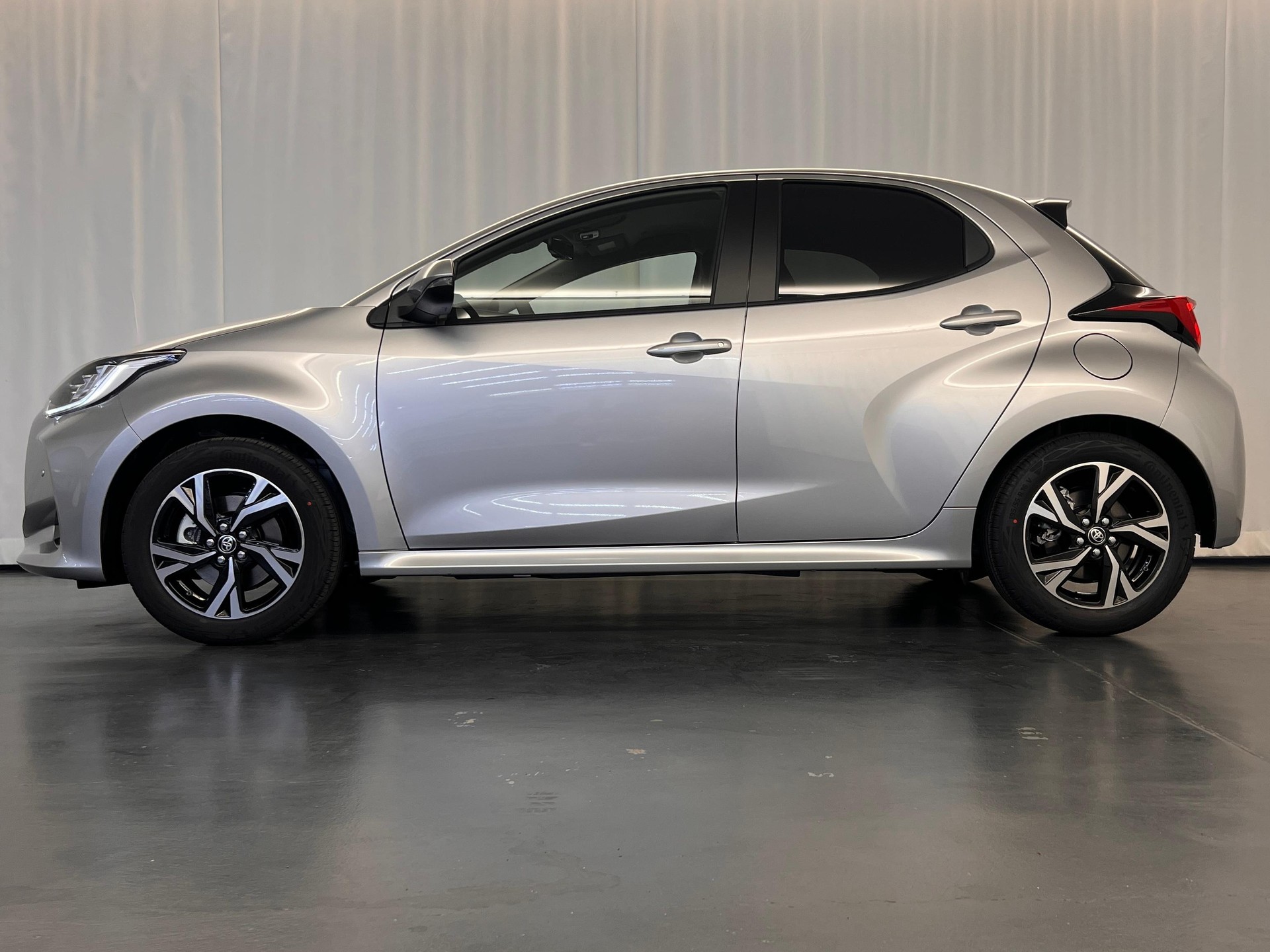 TOYOTA Yaris 1.5 VVT-i HSD Trend-image-8