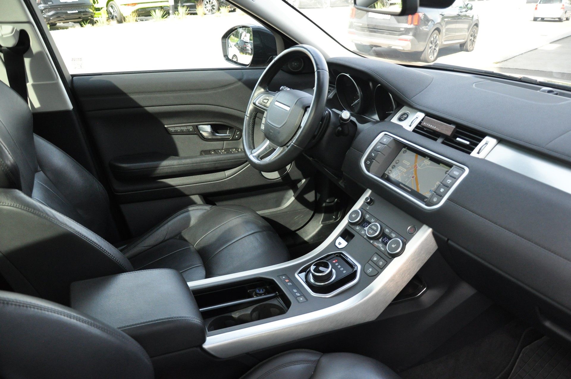LAND ROVER Range Rover Evoque 2.0 Si4 SE Dynamic AT9-image-10