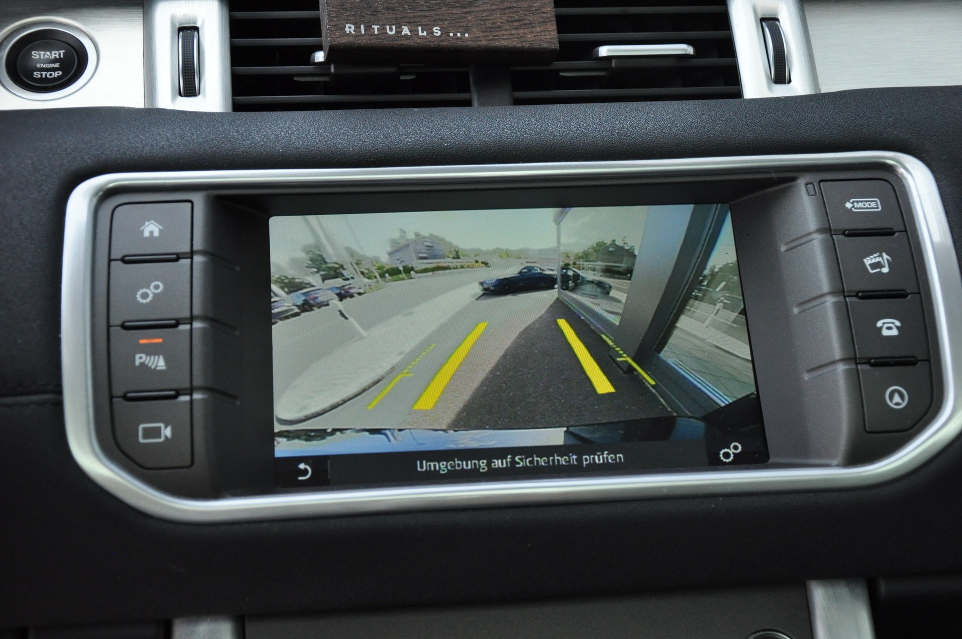 LAND ROVER Range Rover Evoque 2.0 Si4 SE Dynamic AT9-image-17