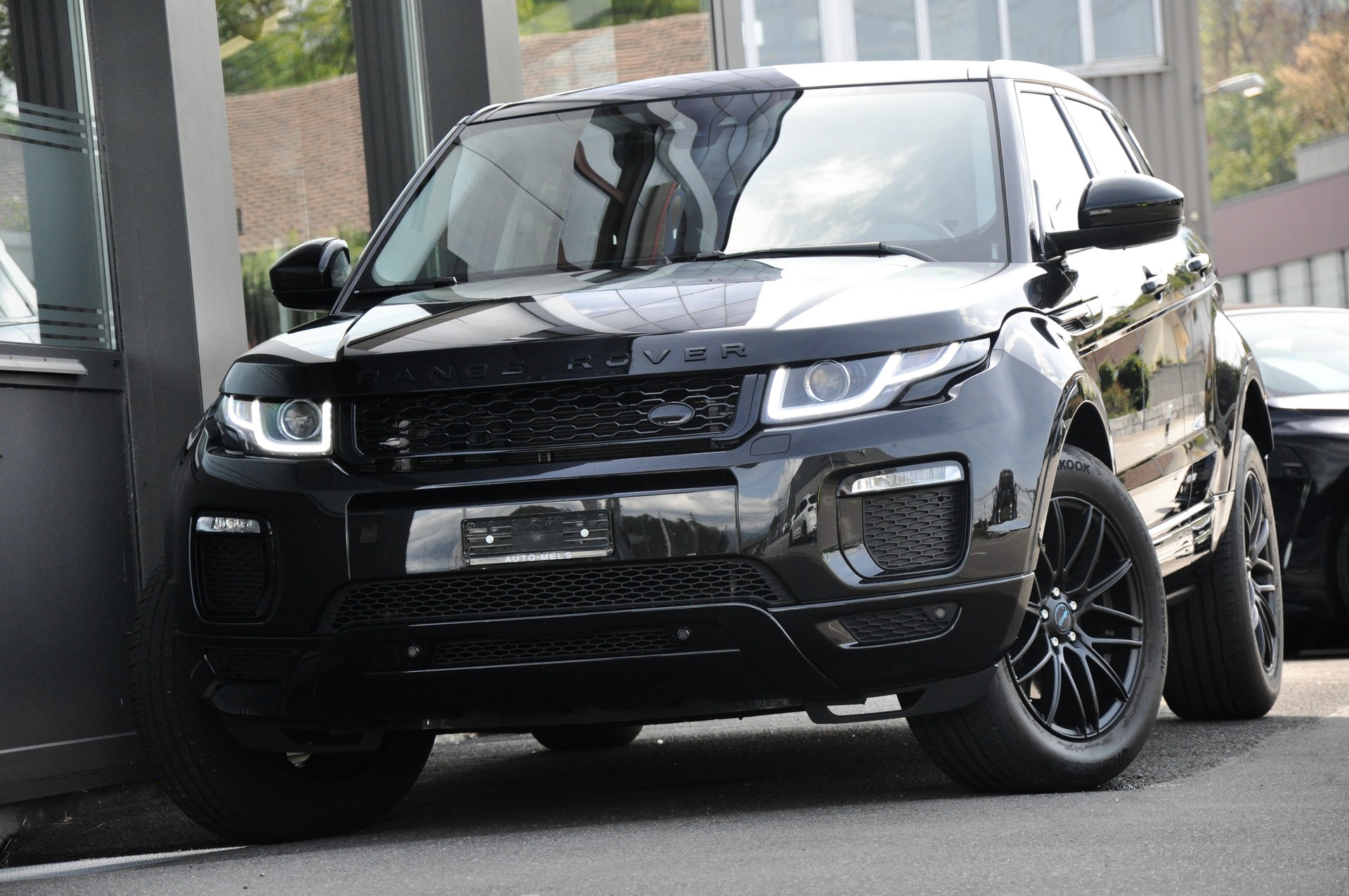 LAND ROVER Range Rover Evoque 2.0 Si4 SE Dynamic AT9-image-0