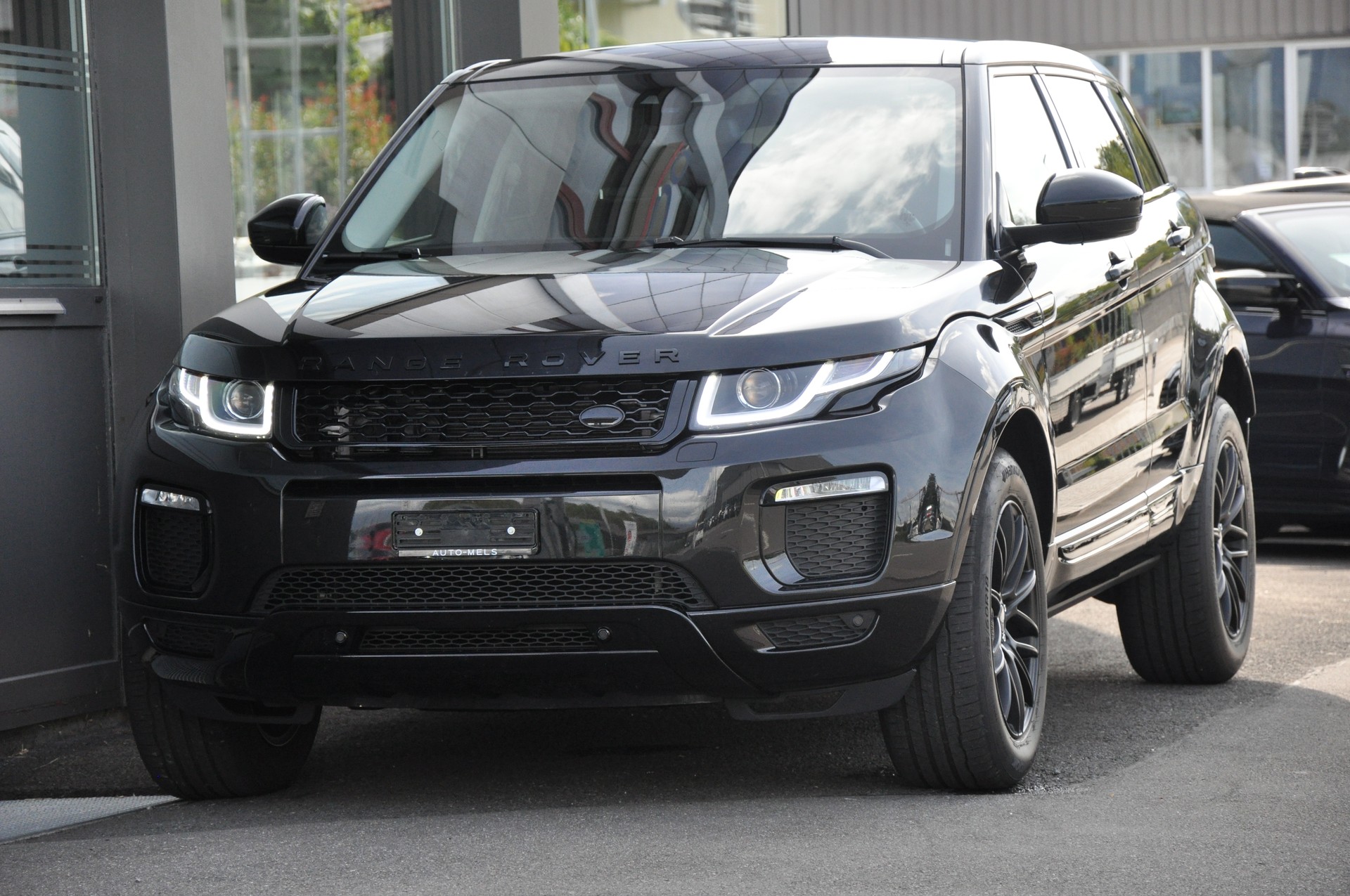 LAND ROVER Range Rover Evoque 2.0 Si4 SE Dynamic AT9-image-3
