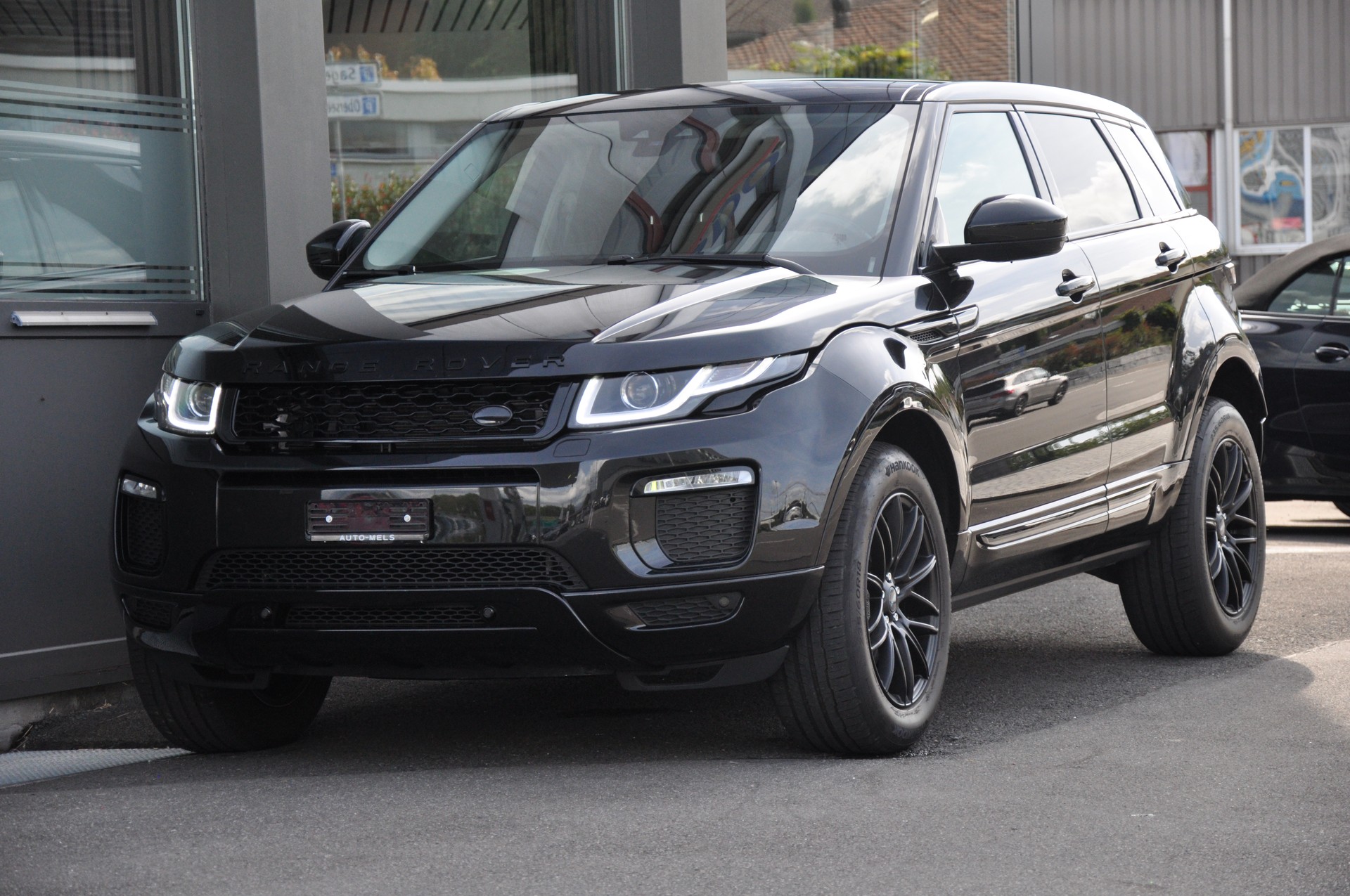 LAND ROVER Range Rover Evoque 2.0 Si4 SE Dynamic AT9-image-2