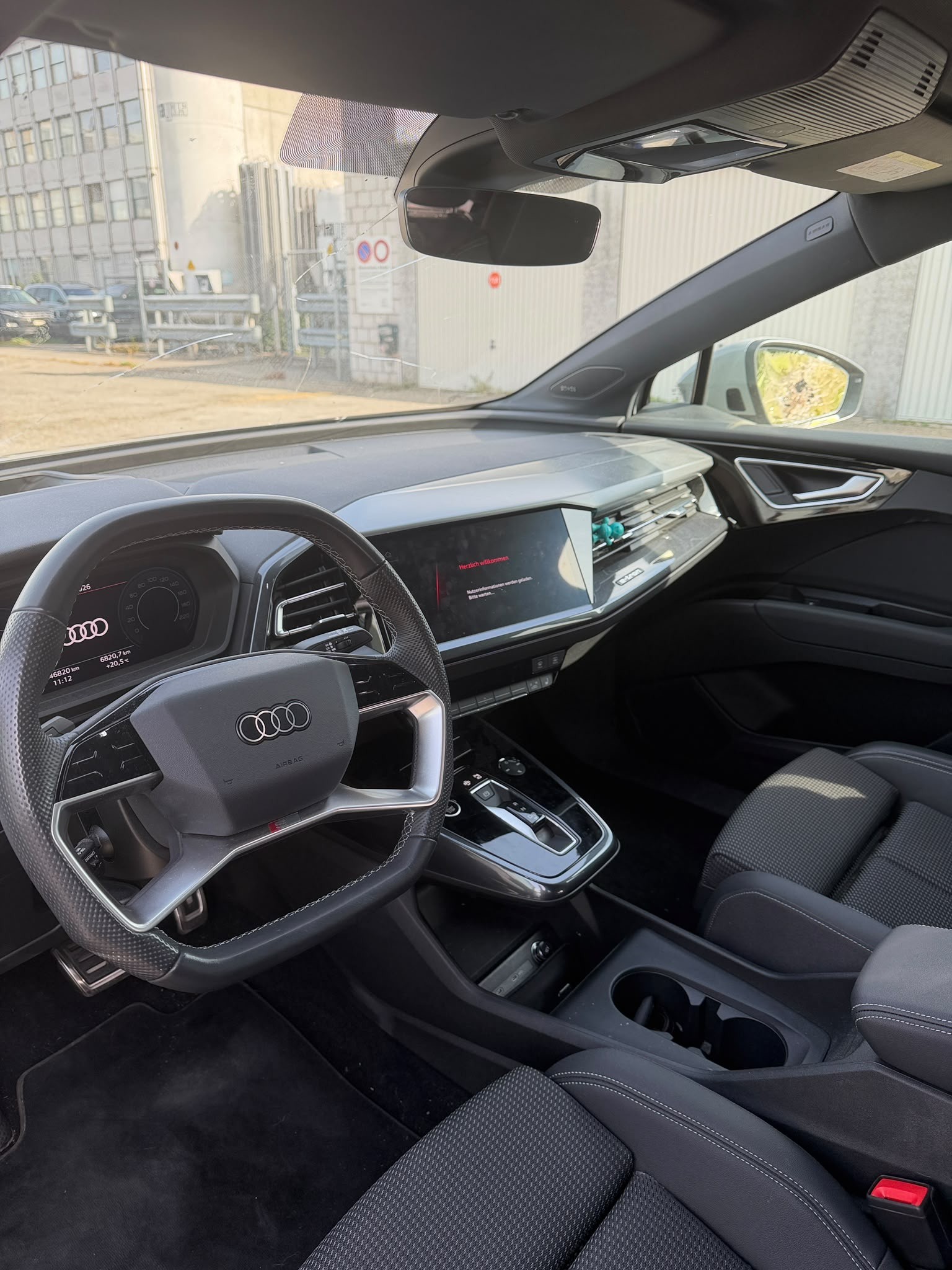 AUDI Q4 e-tron 40-image-9