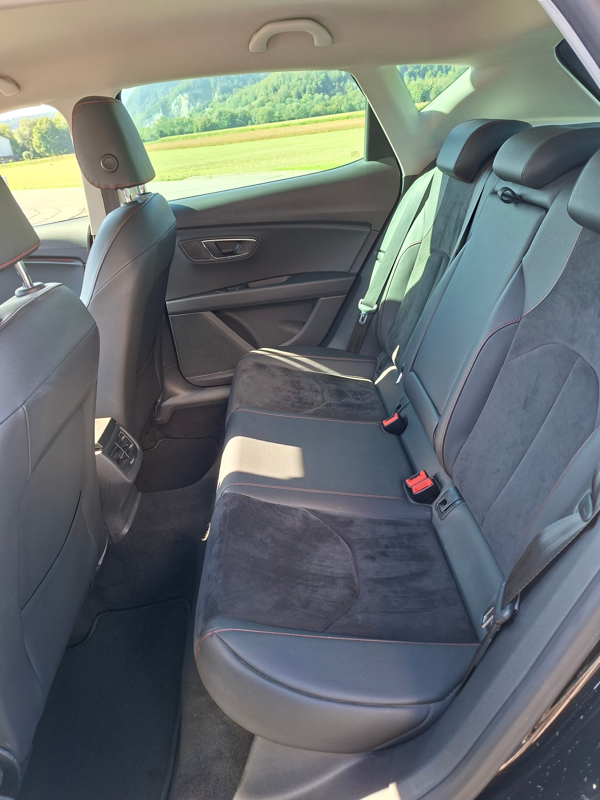 SEAT Leon 1.4 TSI FR-image-12