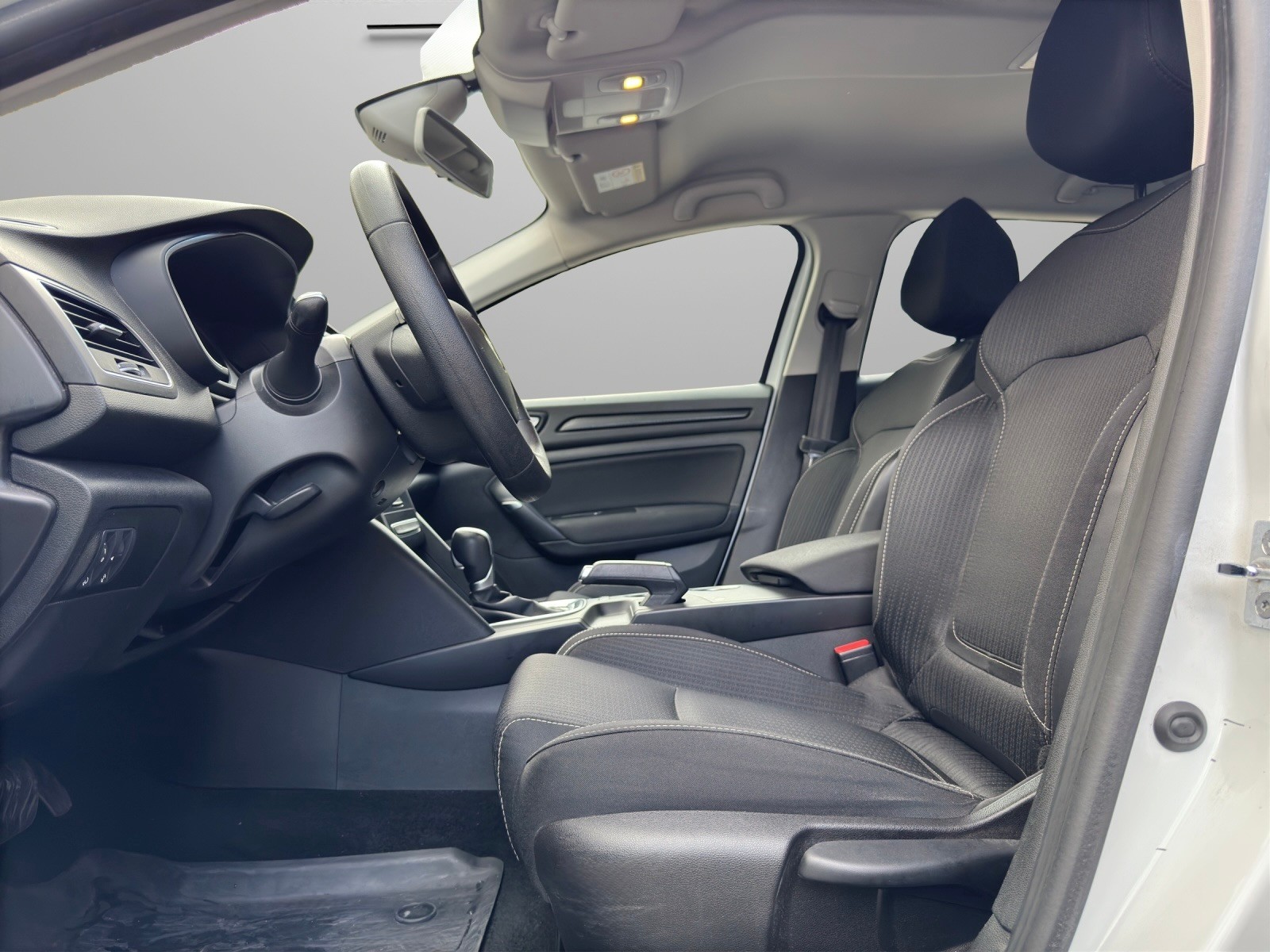RENAULT Mégane Grandtour 1.5 dCi Business EDC-image-6