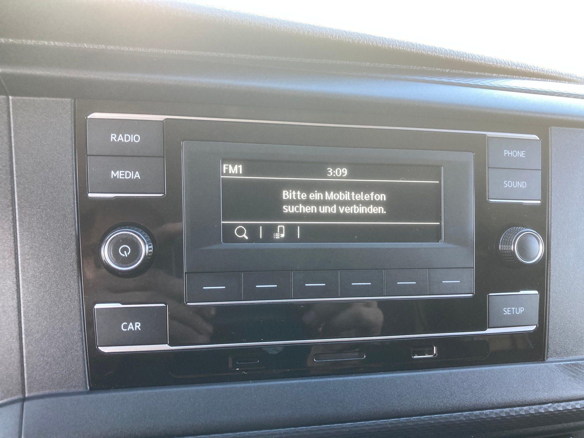 VW T6.1 2.0 TDI mit Dachträger und Anhängerkupplung-image-14