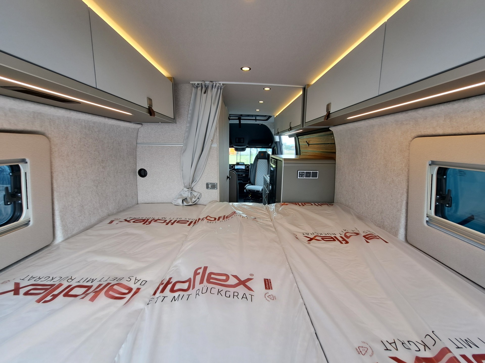 HYMER Grand Canyon S 700 4x4 CrossTrail-image-8