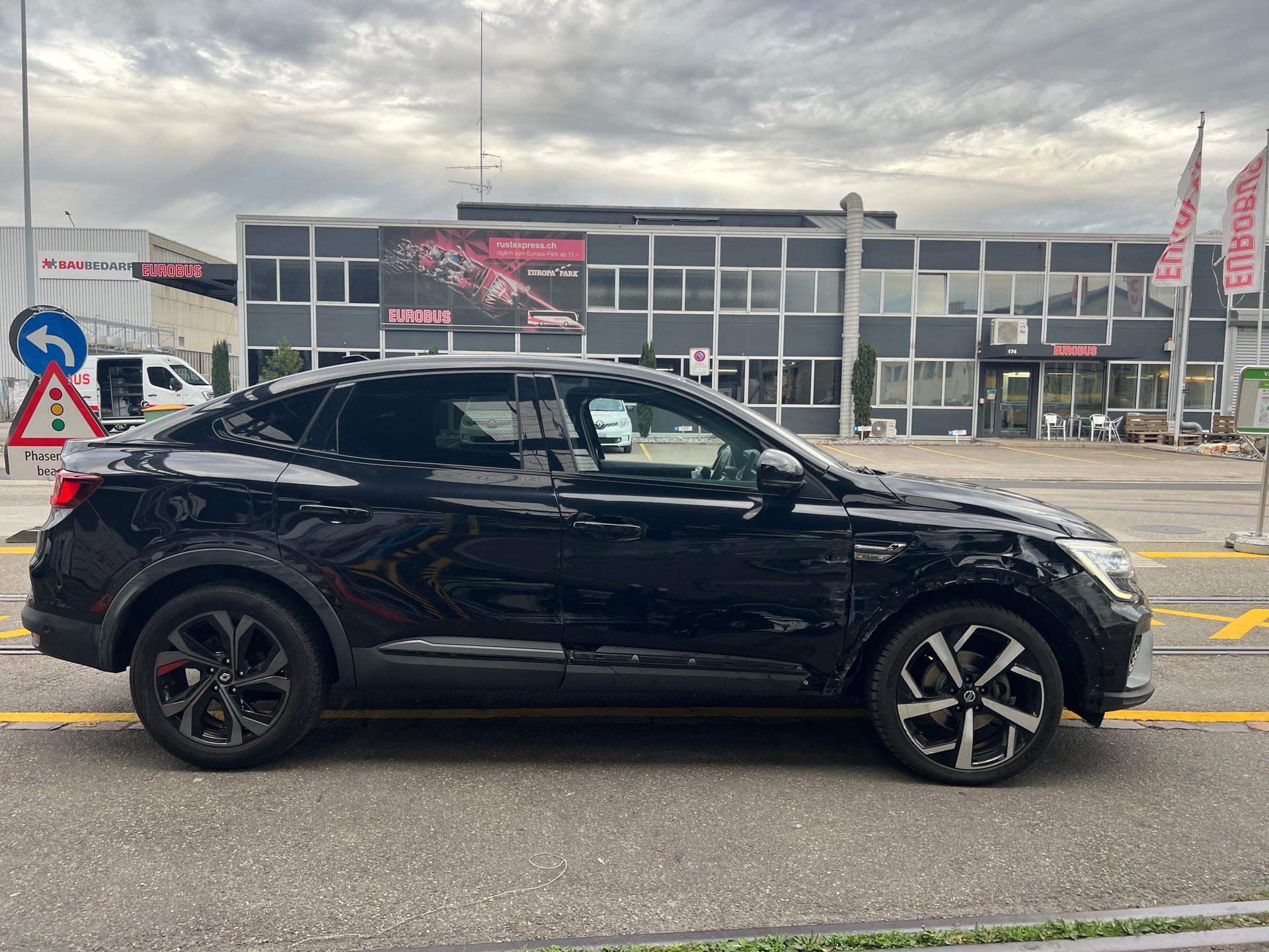 RENAULT Arkana 1.6 E-Tech R.S.Line-image-3