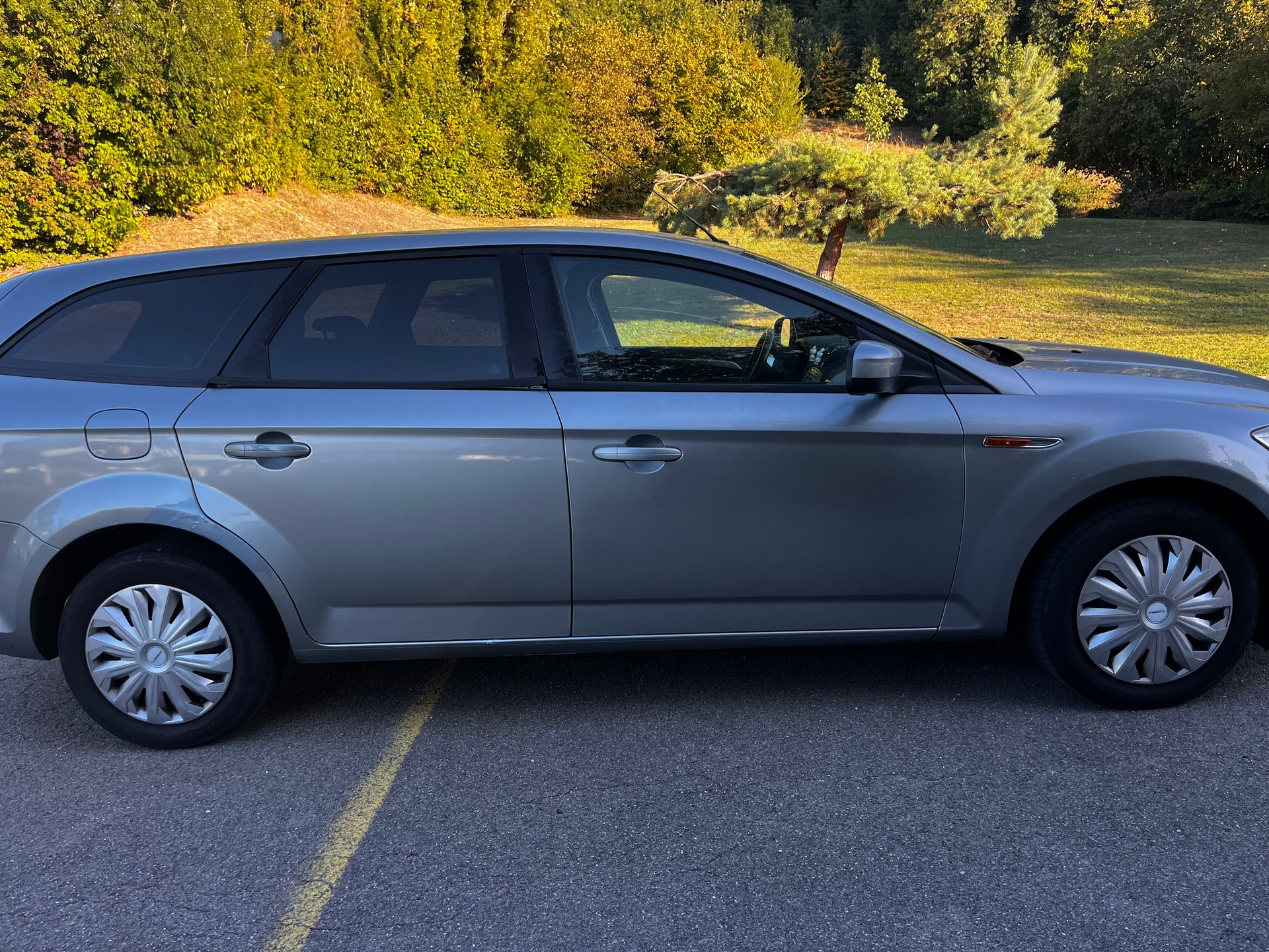 FORD Mondeo 2.0i 16V Carving-image-1