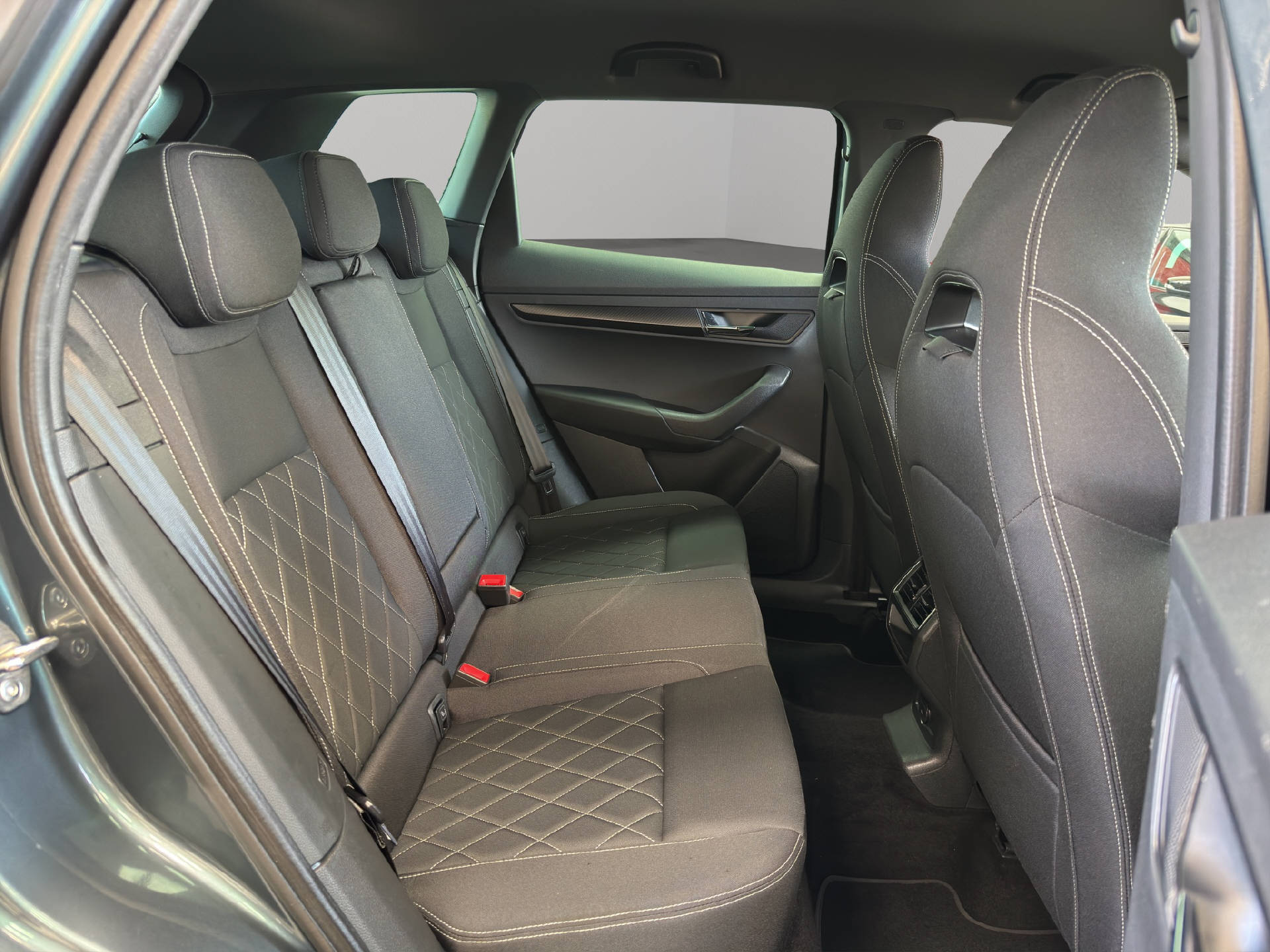 SKODA Karoq 2.0 TSI SportLine DSG 4x4-image-6