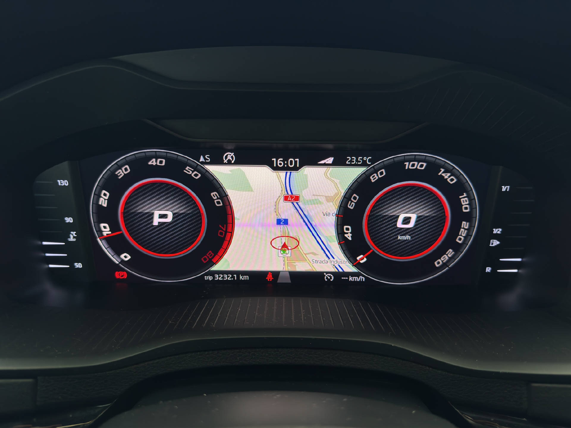 SKODA Karoq 2.0 TSI SportLine DSG 4x4-image-12