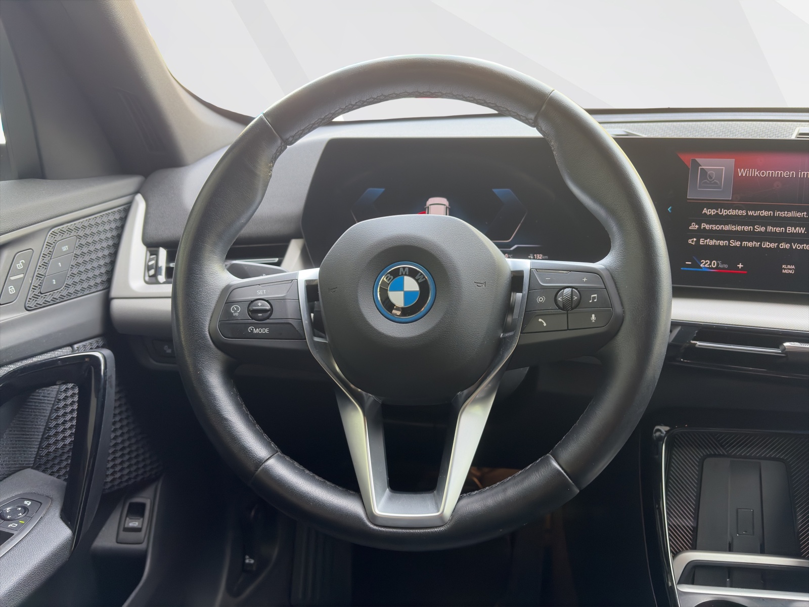 BMW iX1 xDrive30-image-11