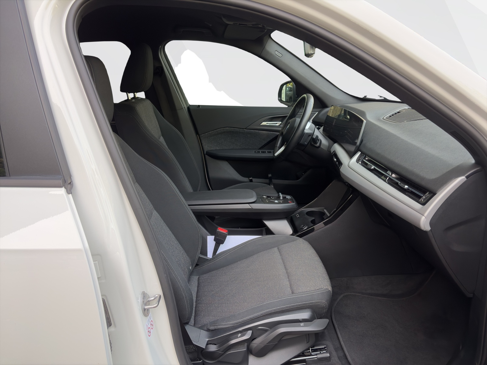 BMW iX1 xDrive30-image-15