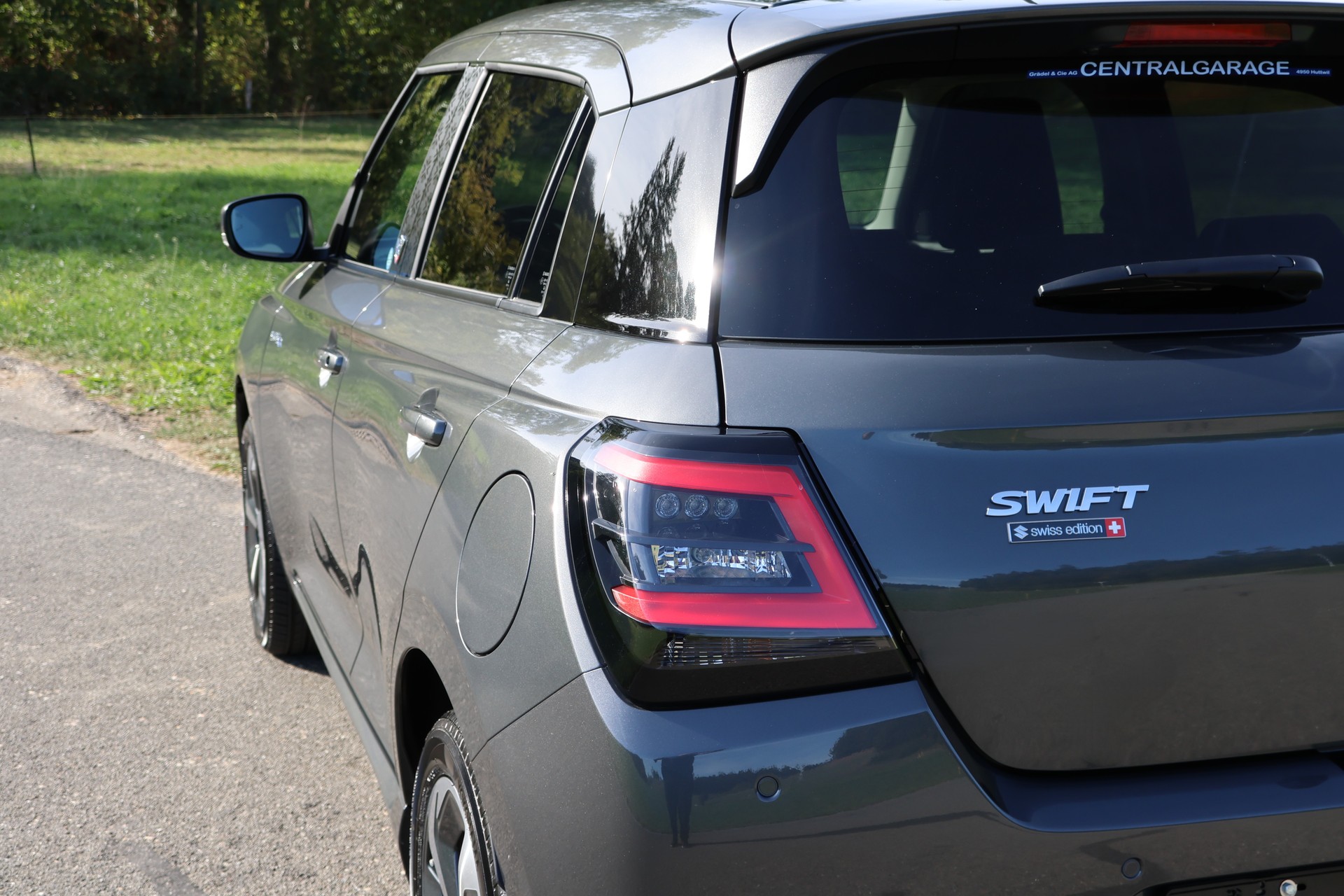 SUZUKI Swift 1.2 Piz Sulai Hybrid Top 4x4-image-13