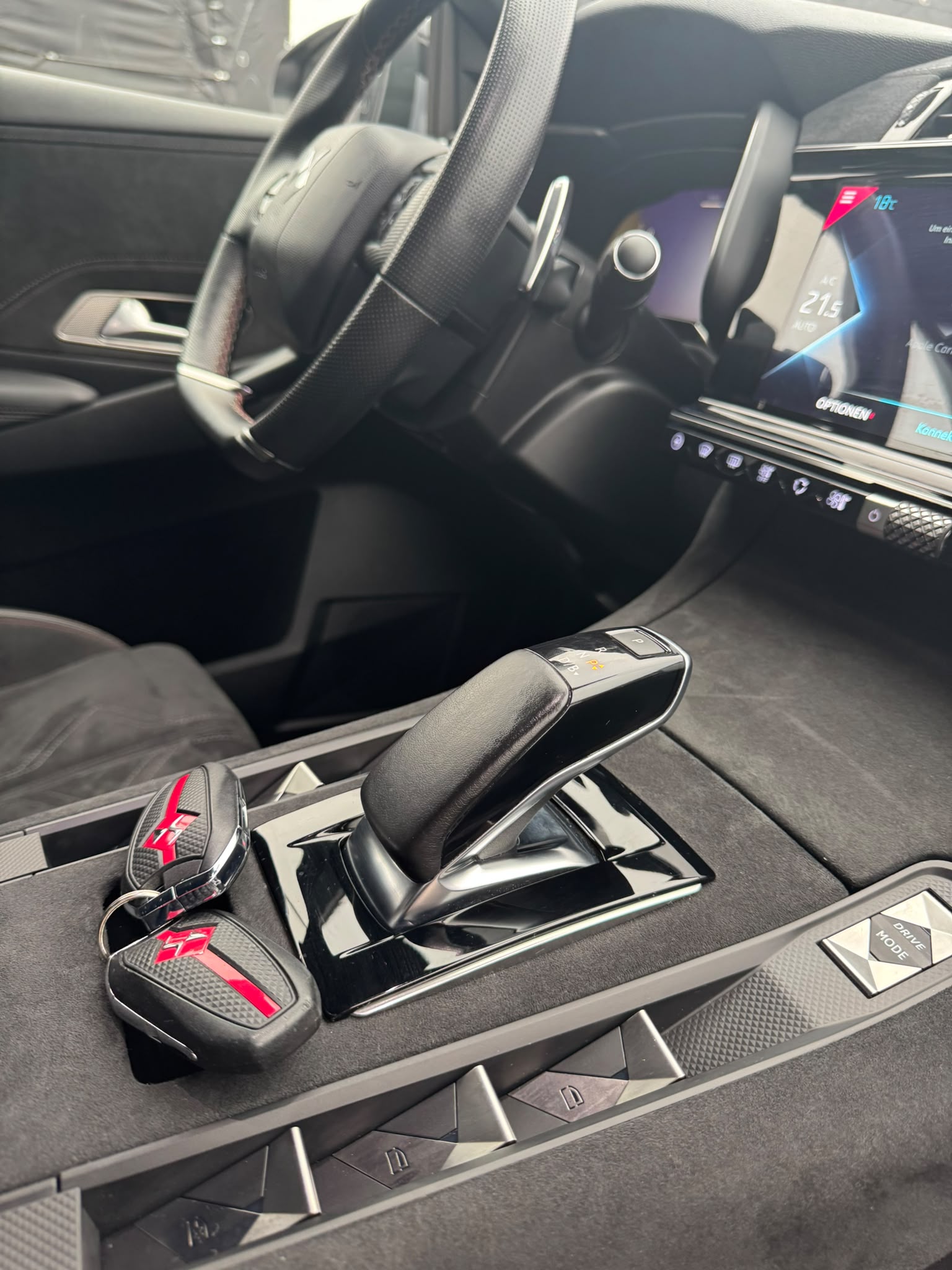 DS AUTOMOBILES DS 7 Crossback E-Tense 225 Performance Line +-image-13