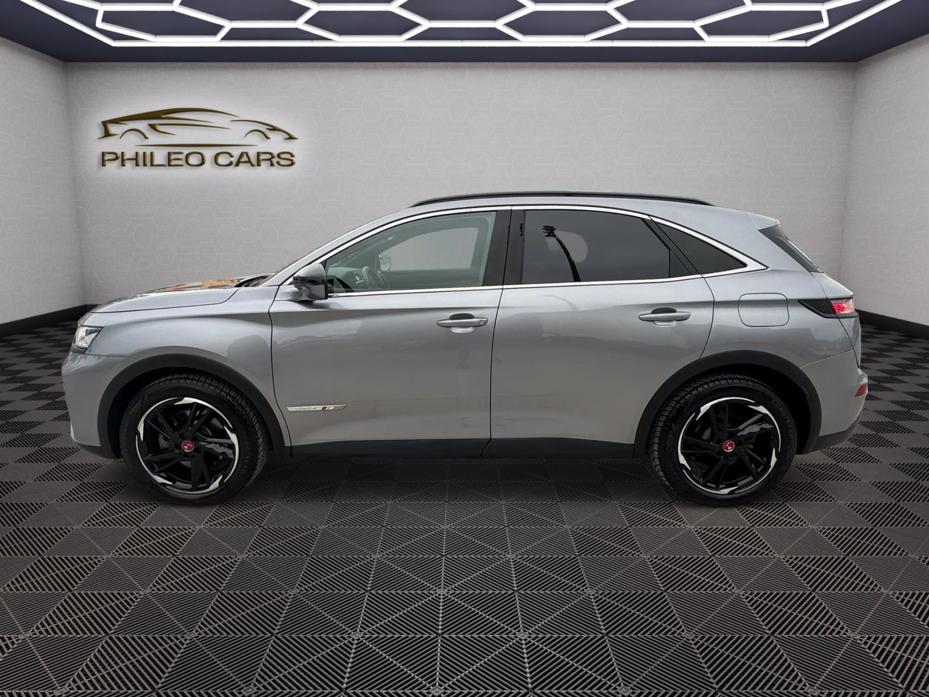 DS AUTOMOBILES DS 7 Crossback E-Tense 225 Performance Line +-image-4