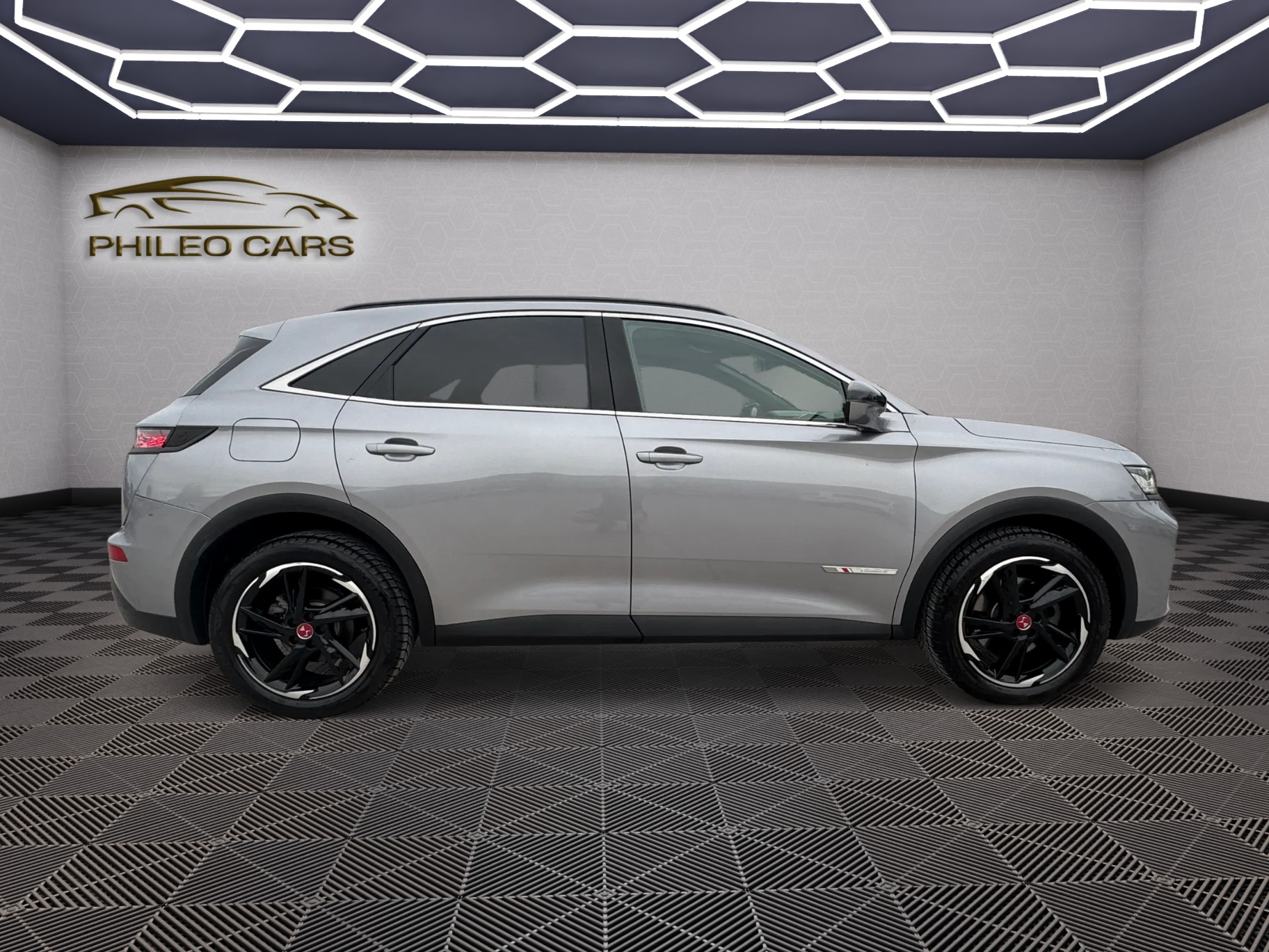 DS AUTOMOBILES DS 7 Crossback E-Tense 225 Performance Line +-image-3