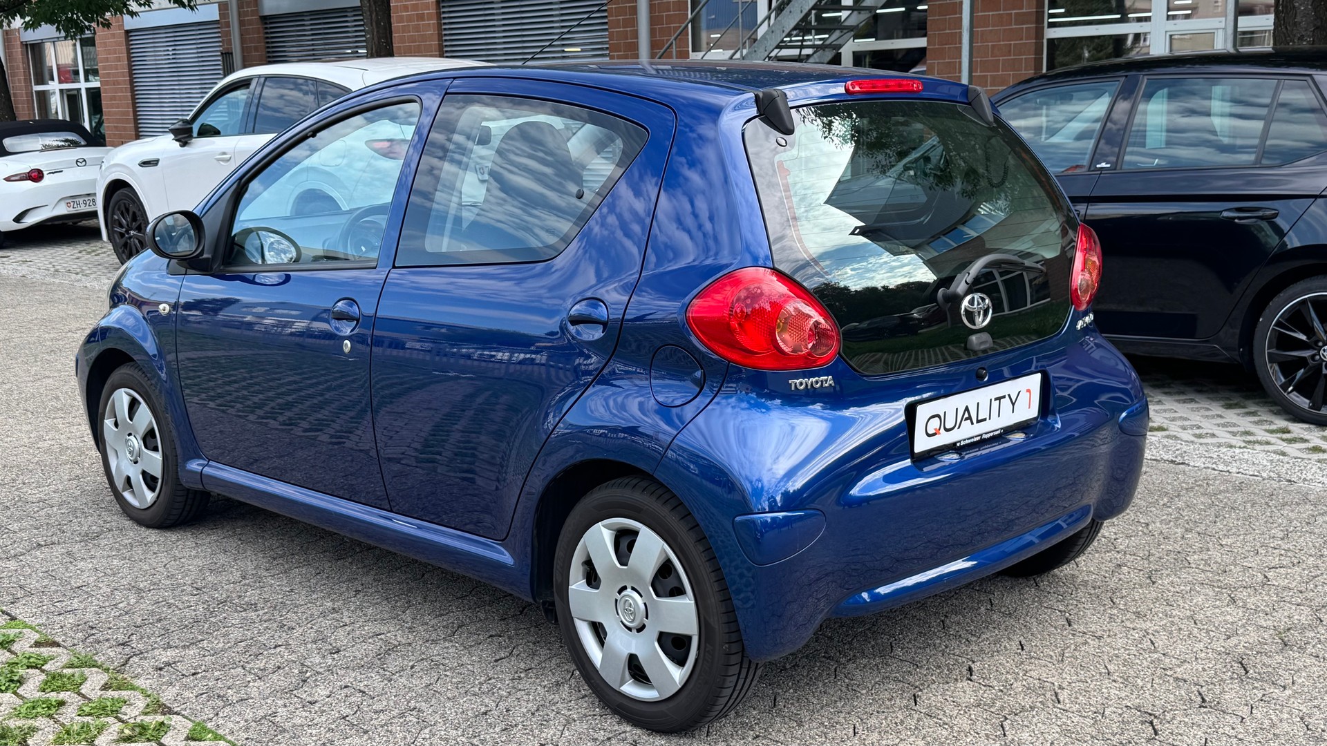TOYOTA Aygo 1.0 Linea Terra-image-4