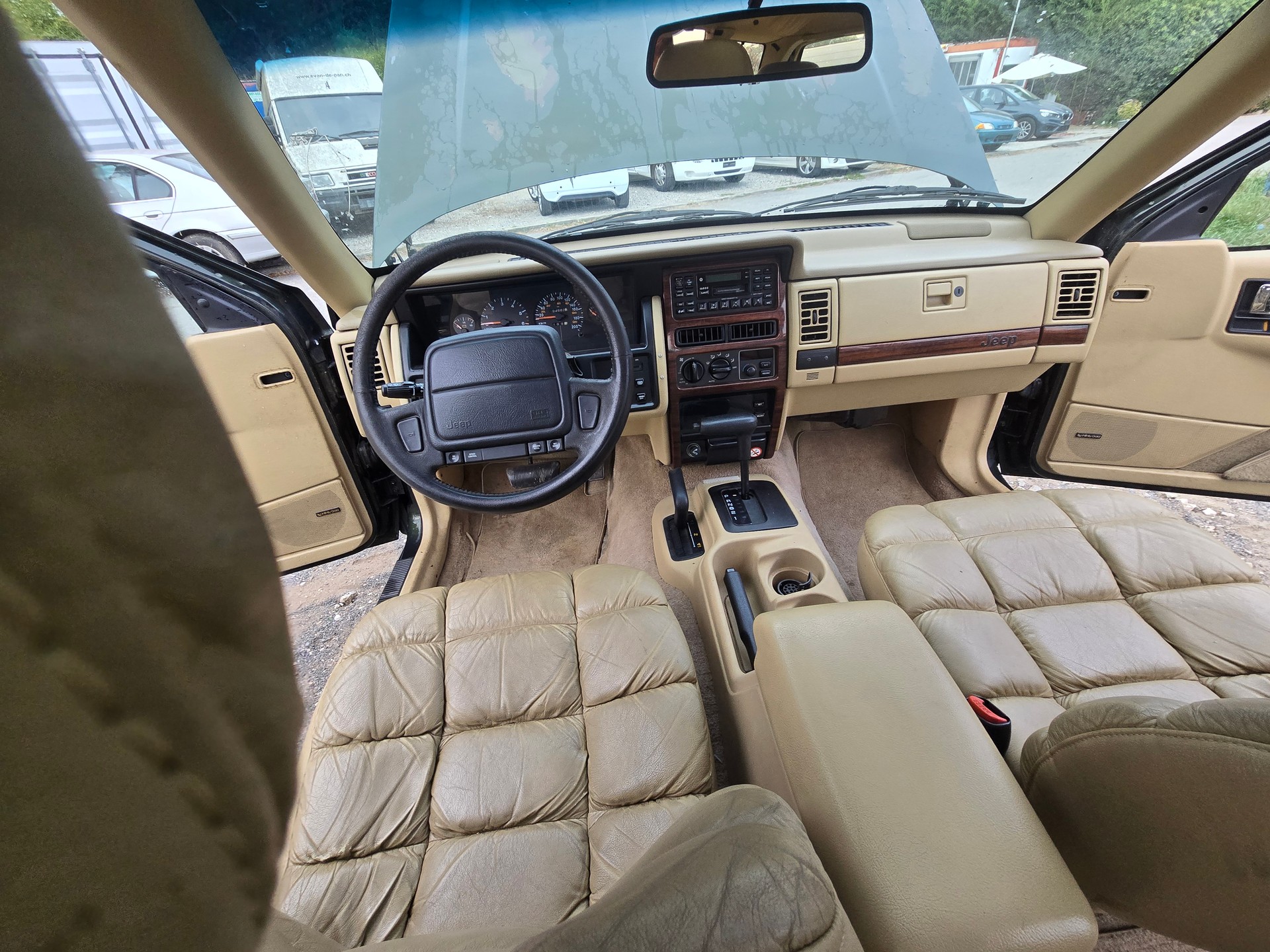 JEEP Grand Cherokee 5.2 Limited Automatic-image-6
