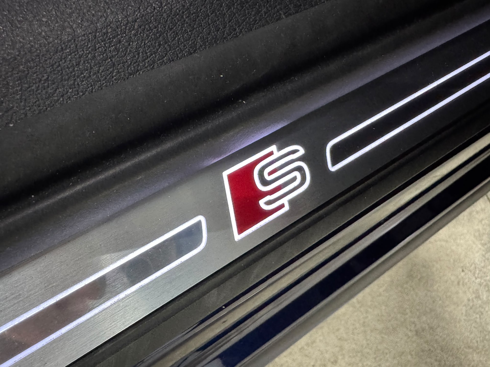 AUDI e-tron 55 S Line Black Edition quattro 95kWh 408PS / CH-Fahrzeug mit VOLL-Ausstattung-image-10