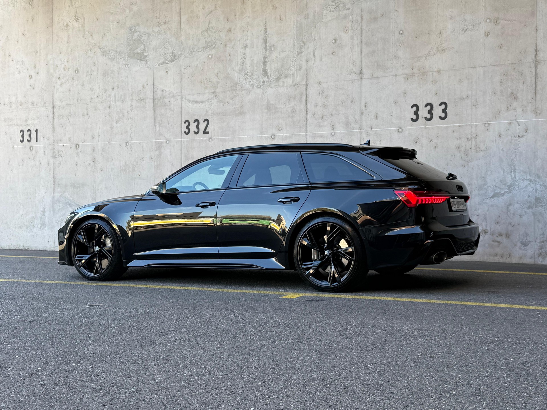 AUDI RS6 Avant 4.0 TFSI V8 quattro-image-2