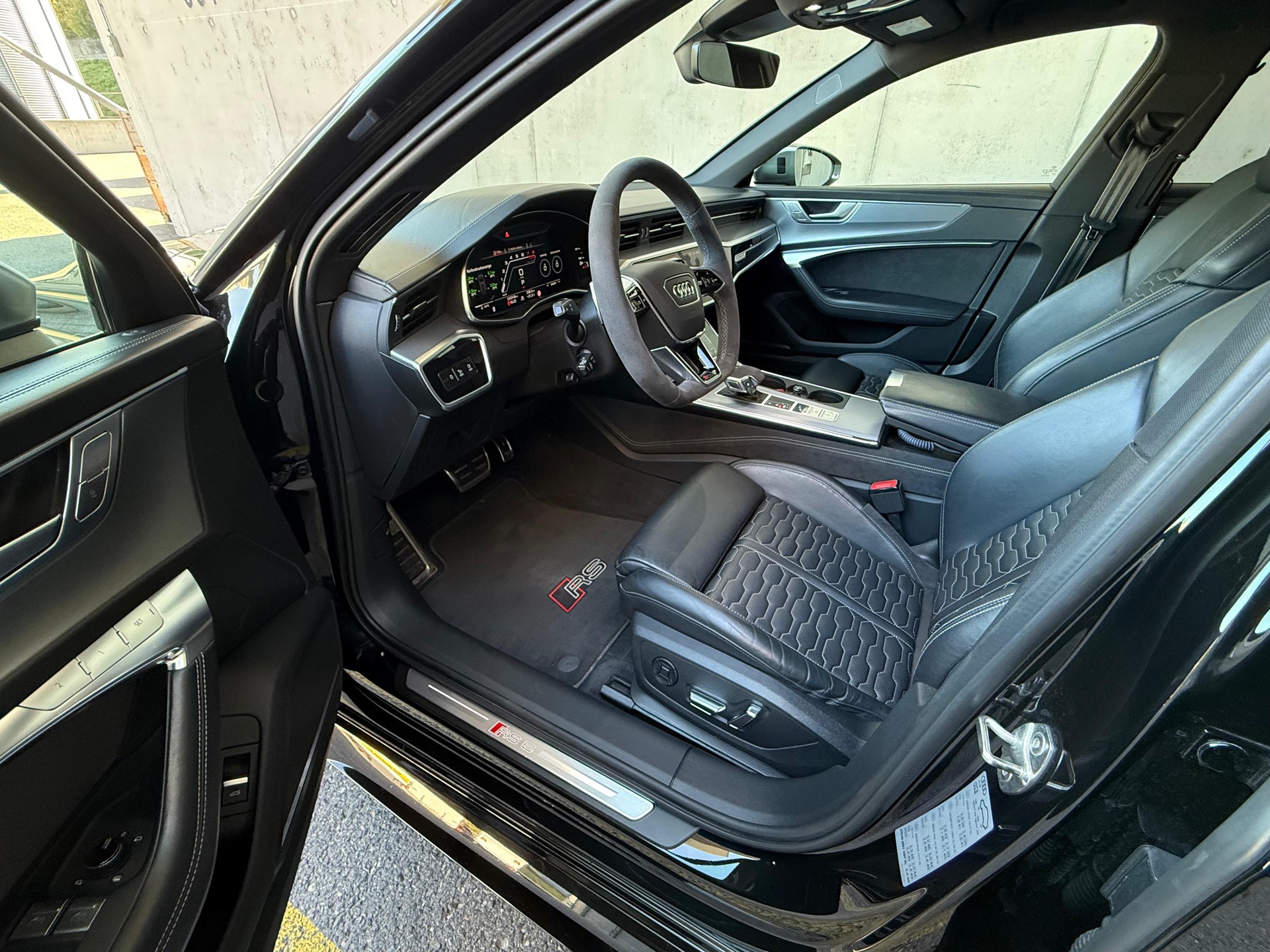 AUDI RS6 Avant 4.0 TFSI V8 quattro-image-5