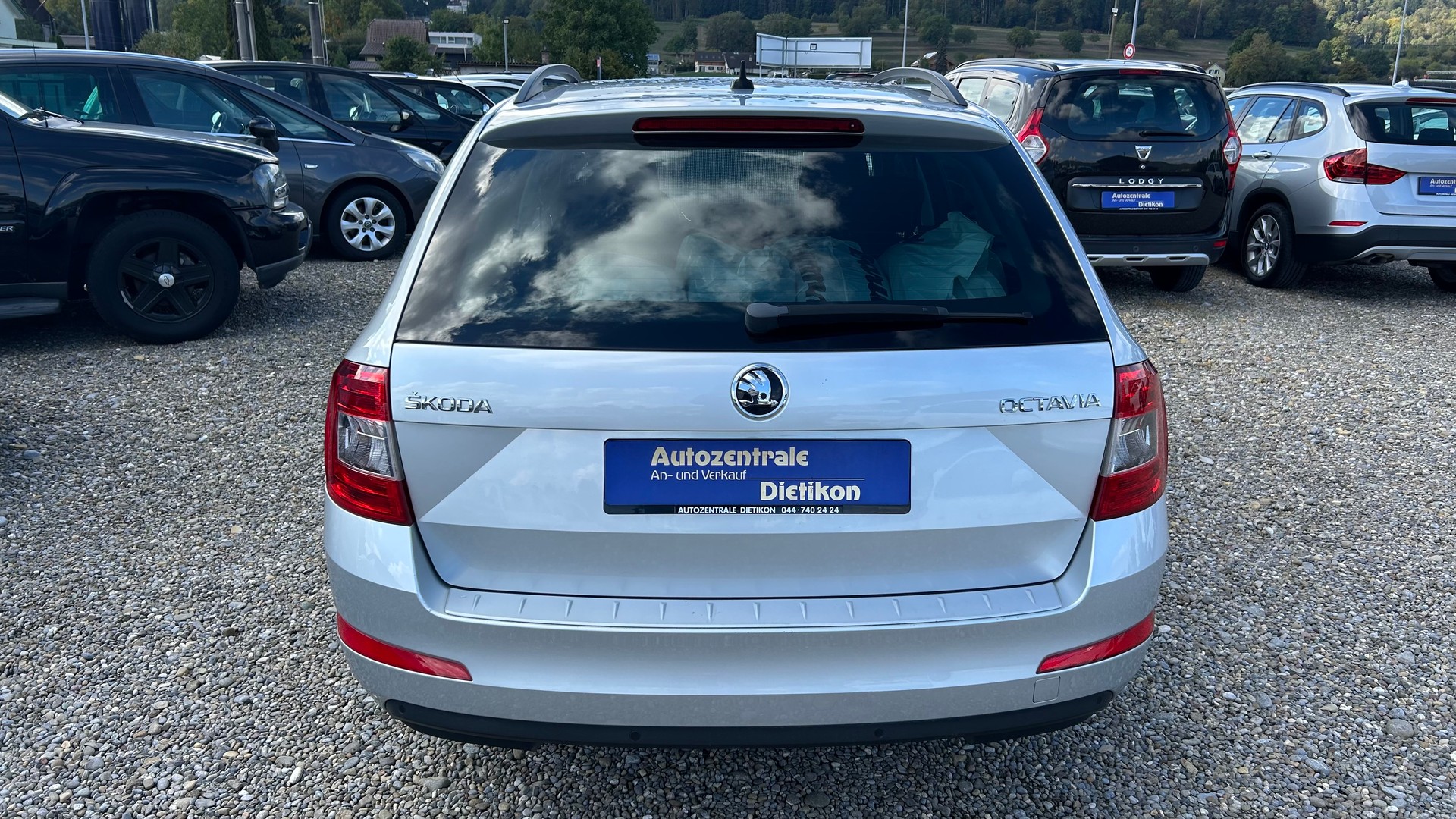 SKODA Octavia Combi 1.6 TDI Ambition DSG-image-17