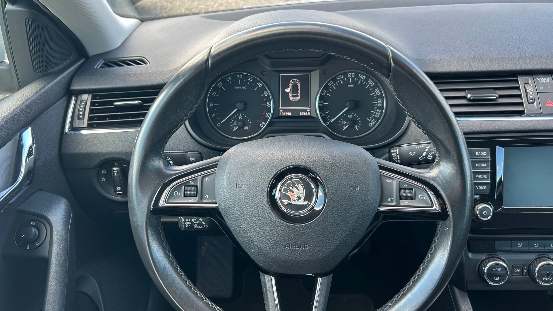 SKODA Octavia Combi 1.6 TDI Ambition DSG-image-4