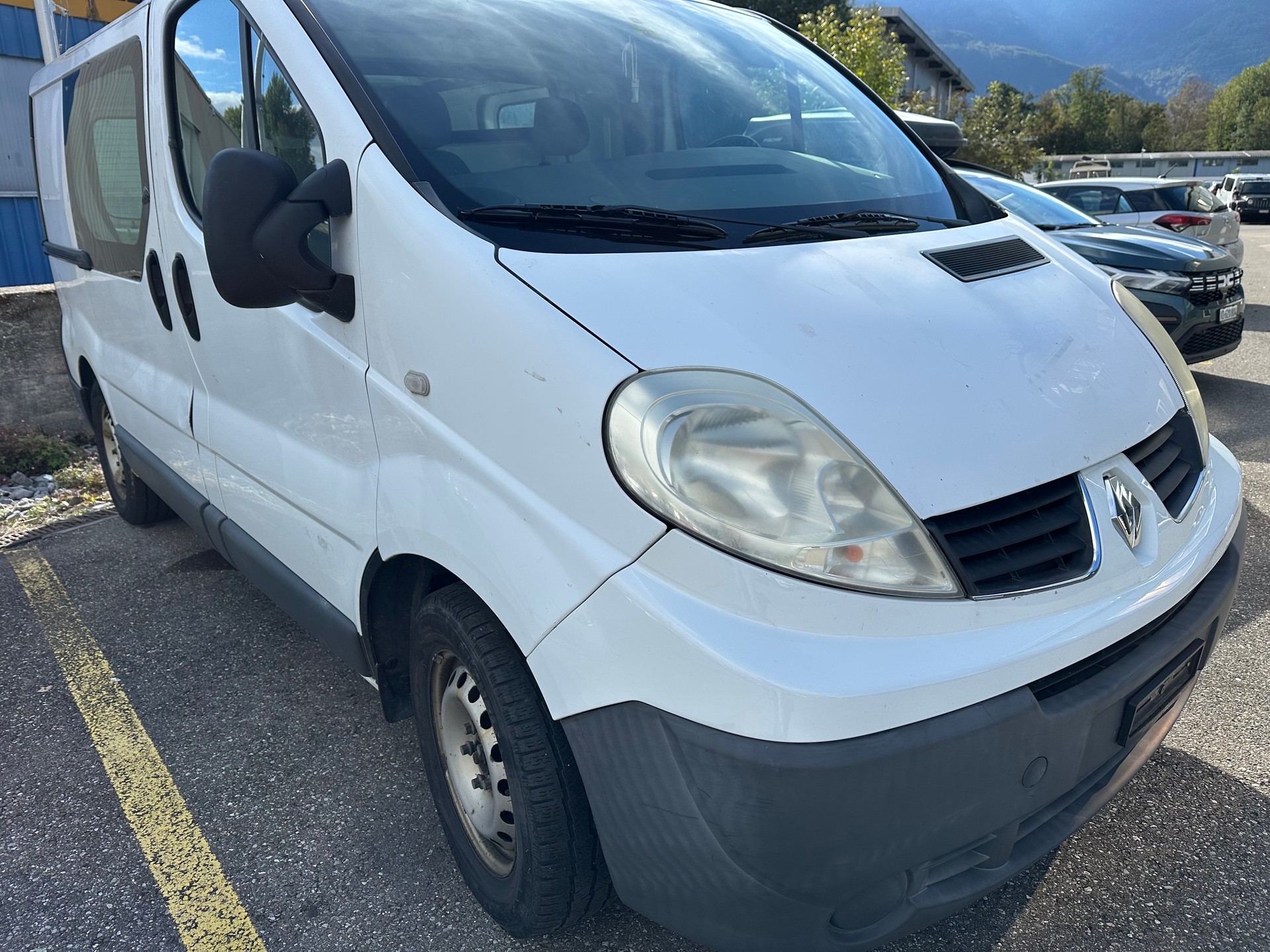RENAULT Trafic 2.5 dCi 2.9t L2H1-image-1