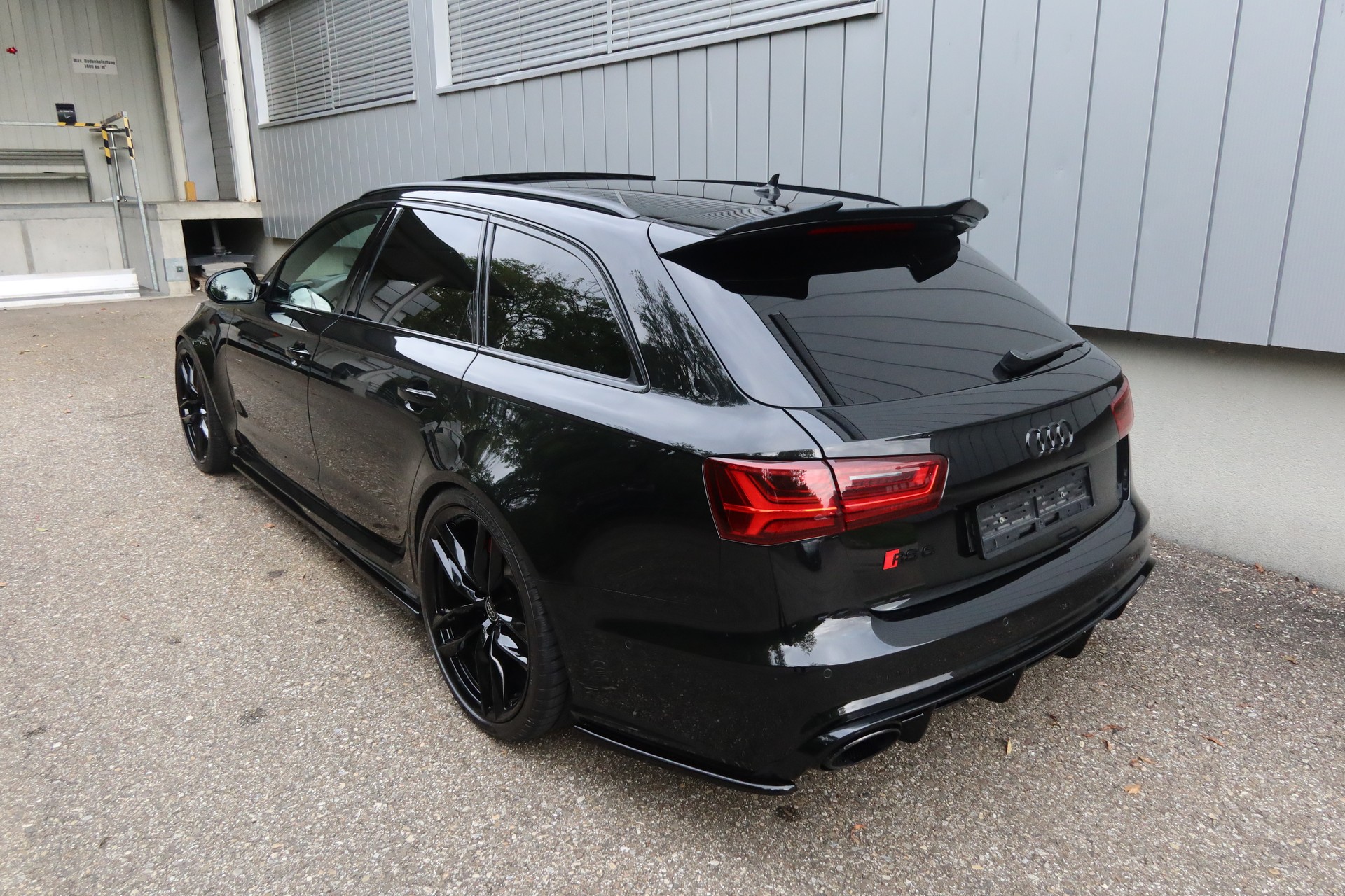 AUDI 4.0 V8 TFSI perform. qu. T-Tr.-image-2